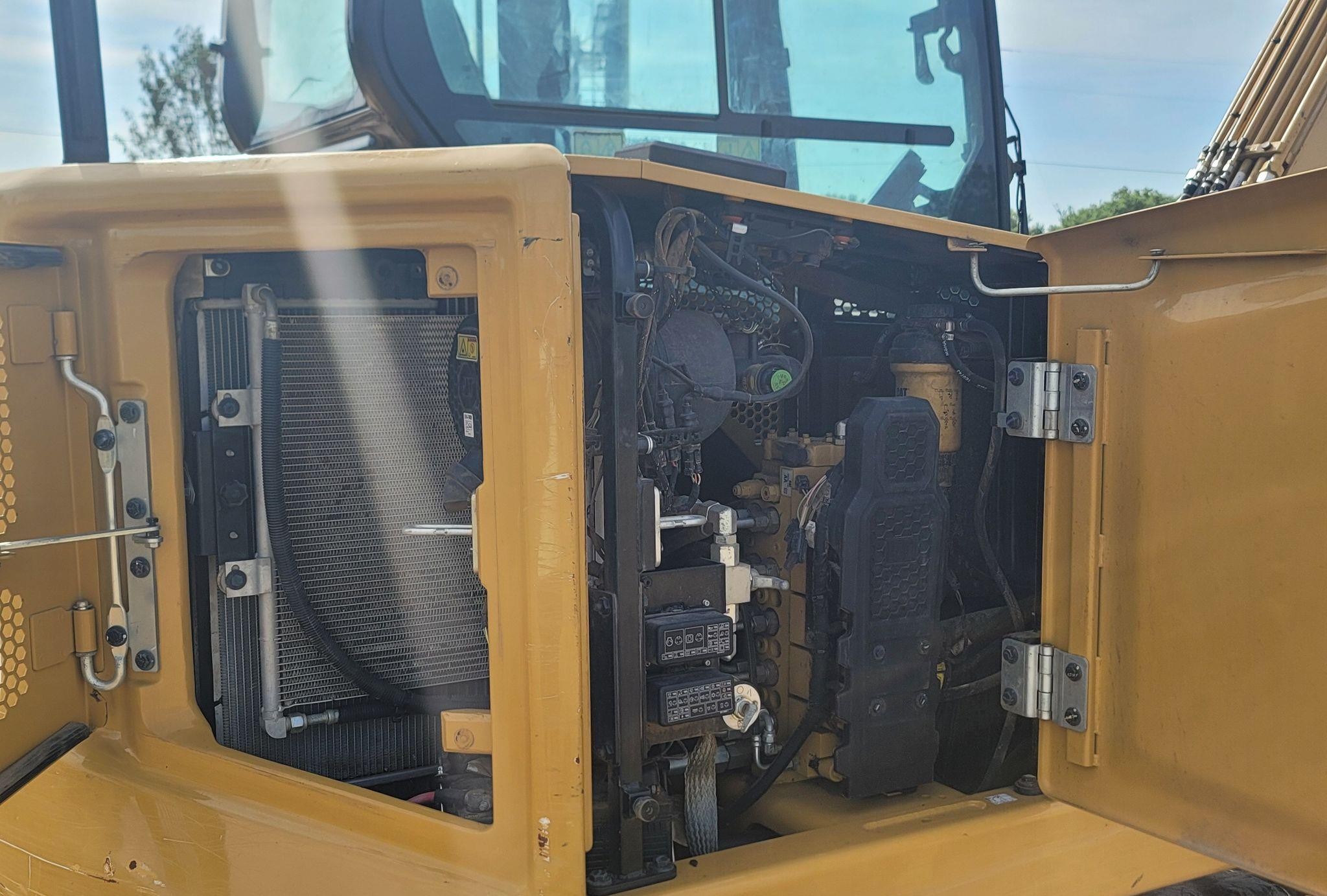 gallery 2019 Caterpillar 306CR  mini excavator