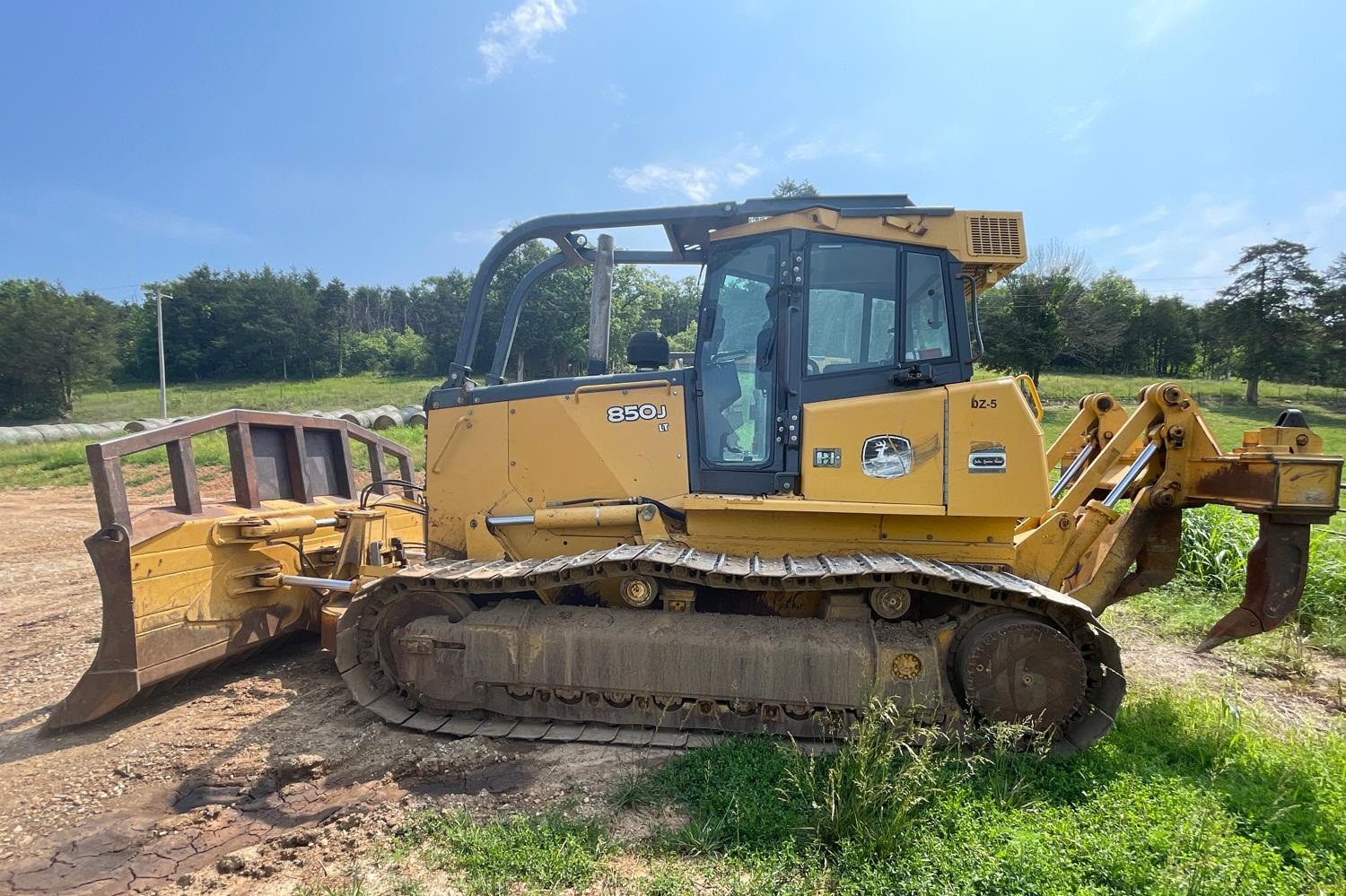 gallery 2007 John Deere 850J LT Dozer WMulti-Shank Ripper