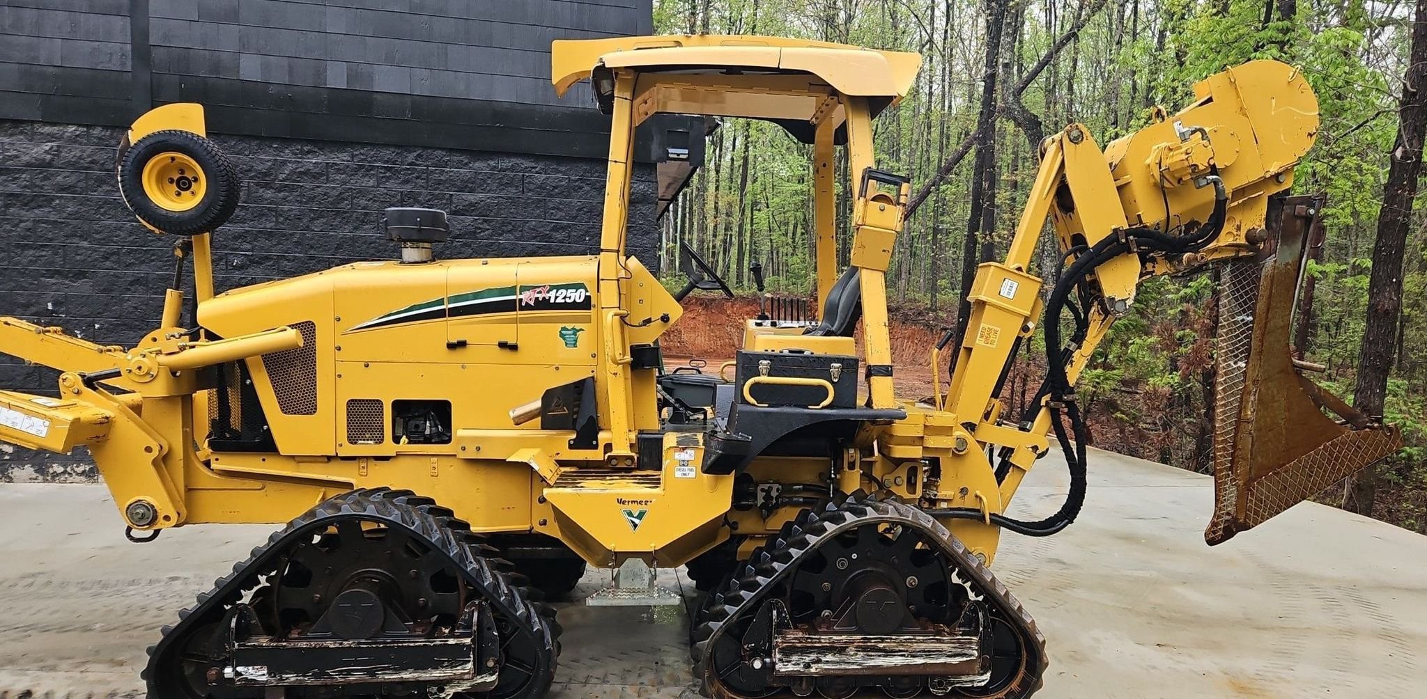 gallery 2014 Vermeer RTX1250 cable plow