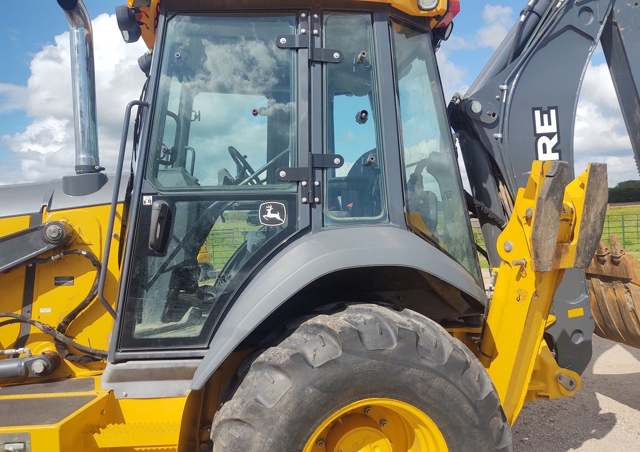 gallery 2018 John Deere 410L backhoe