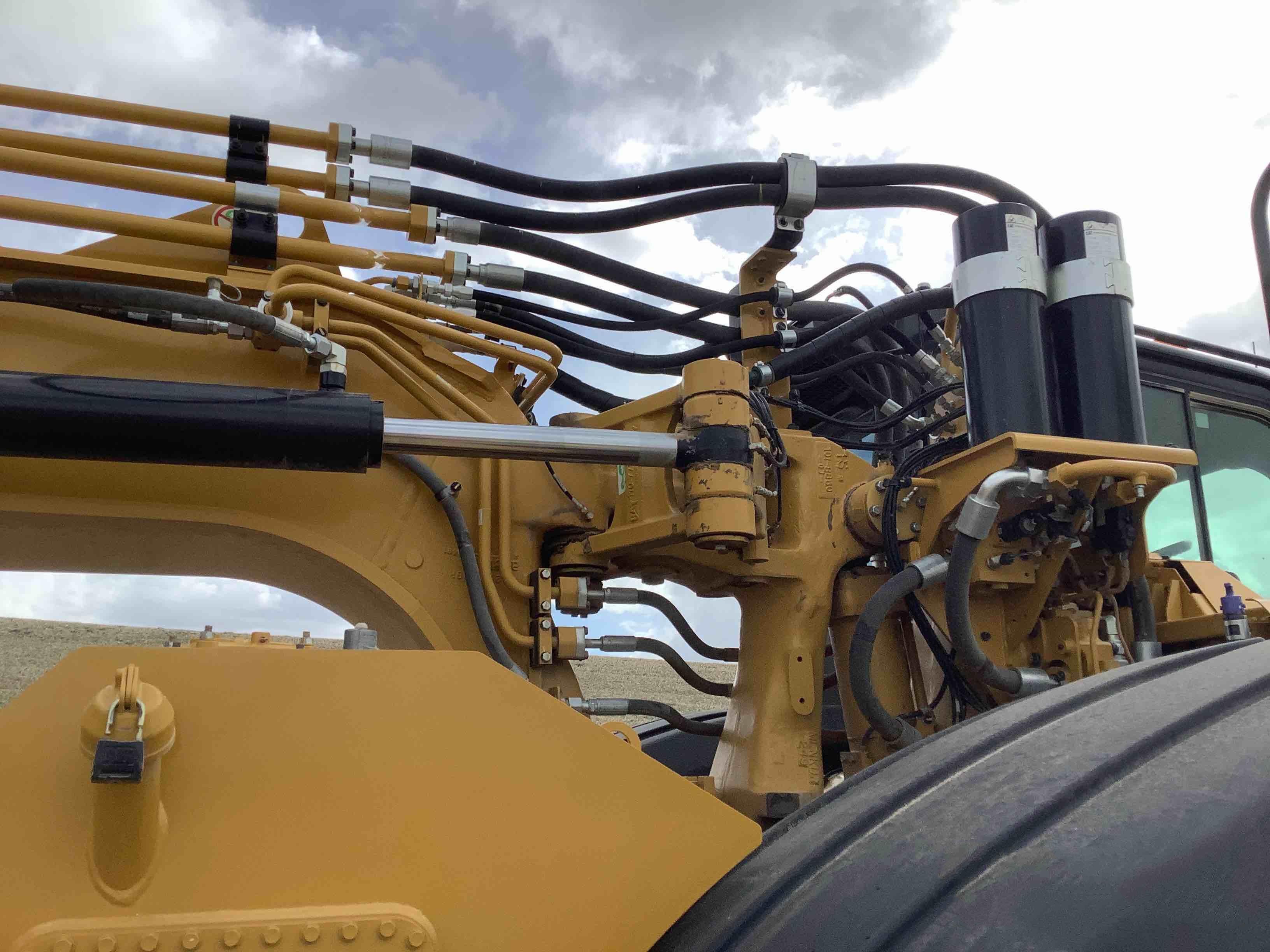 gallery 2017 Caterpillar 623K Self Propelled Elevating Scraper