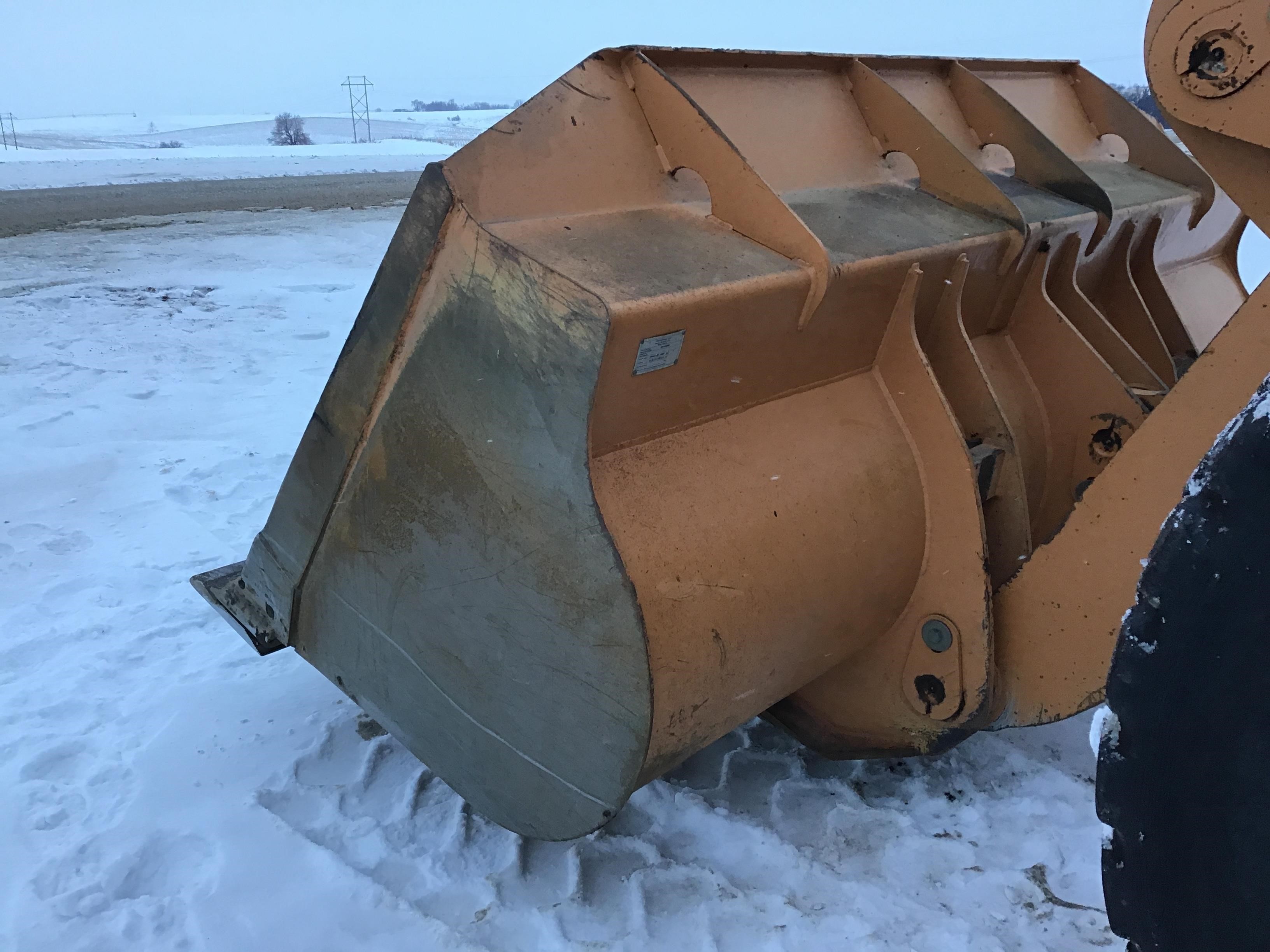 gallery 2010 Case 821E Wheel Loader