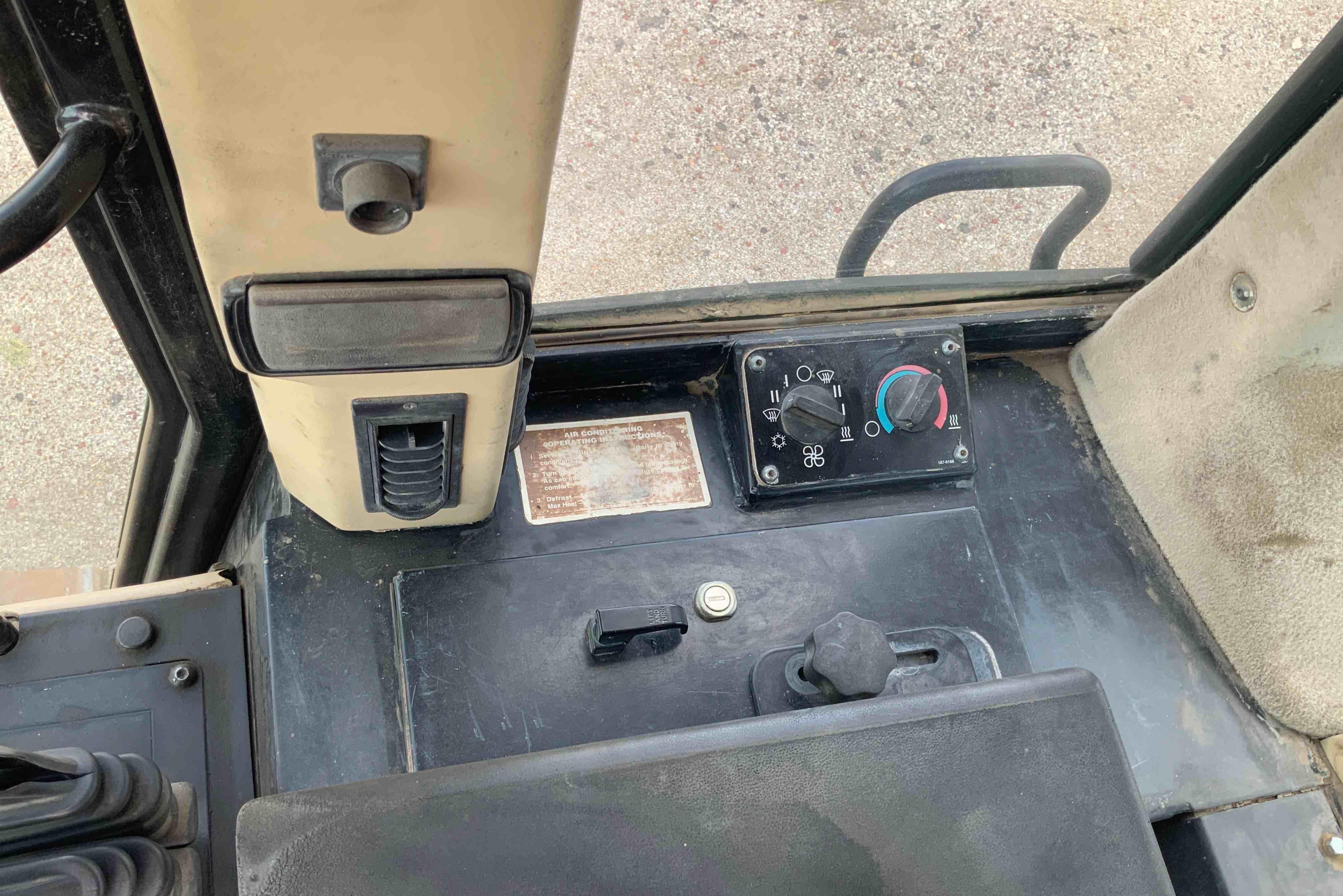 gallery 2002 Caterpillar 963C Track Loader