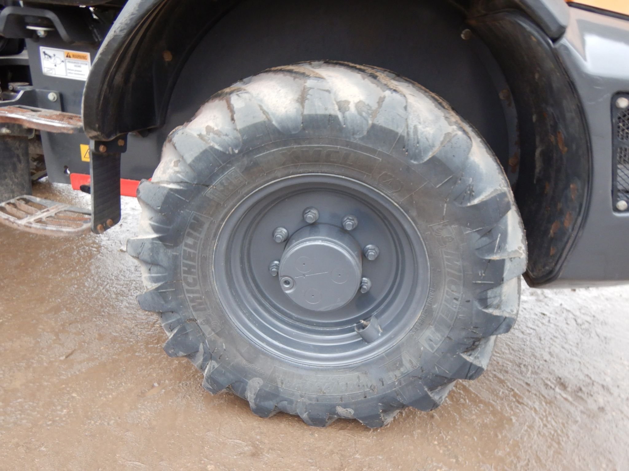 gallery 2018 Case 321F wheel loader