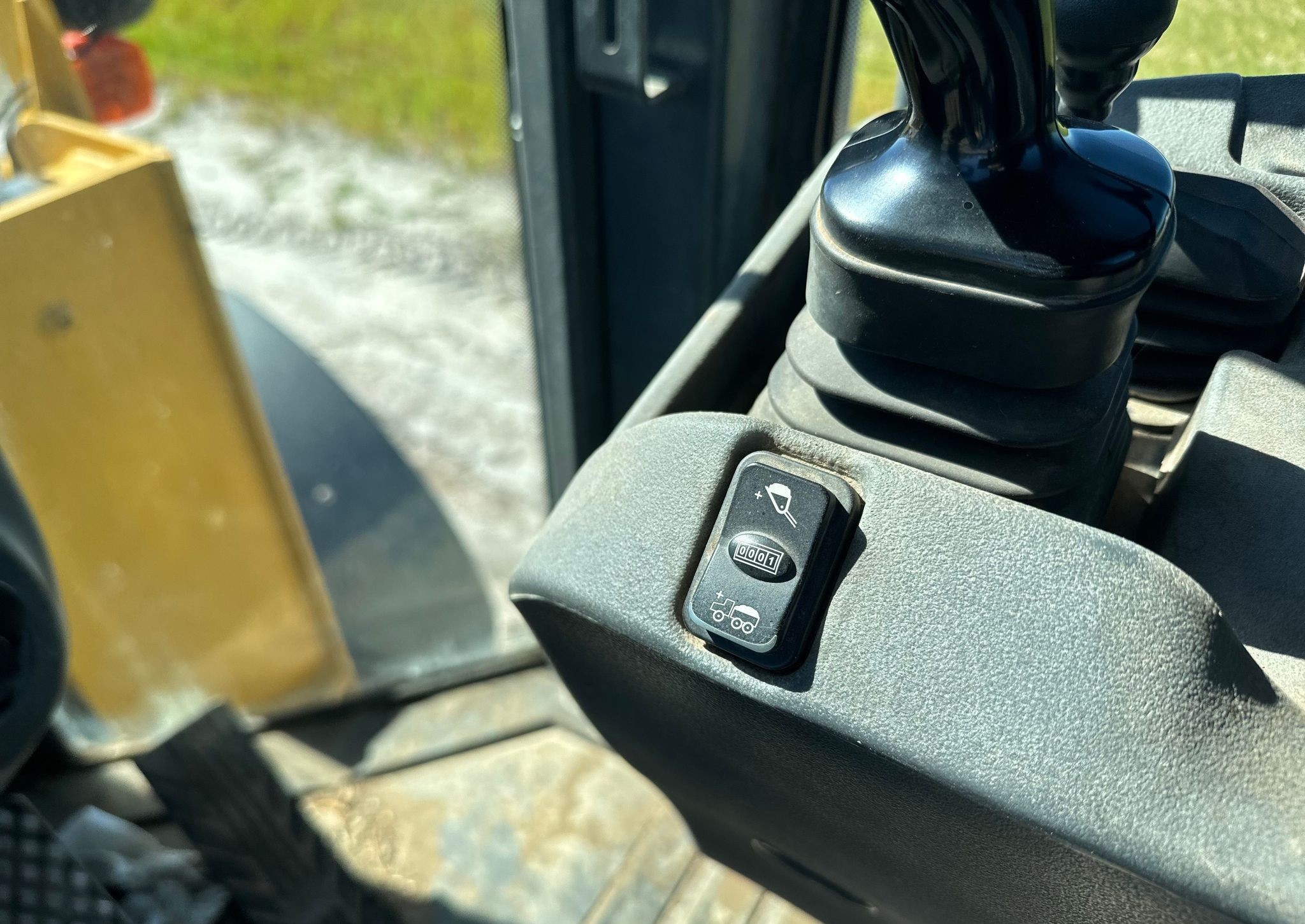 gallery 2014 John Deere 624K wheel loader