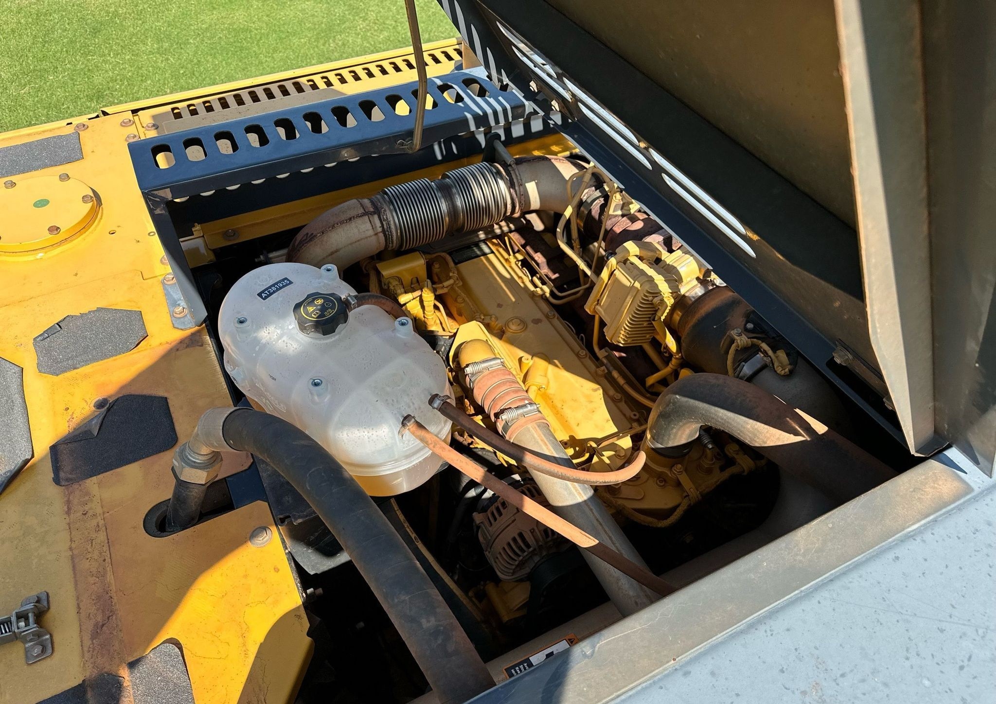 gallery 2014 John Deere 250G LC excavator