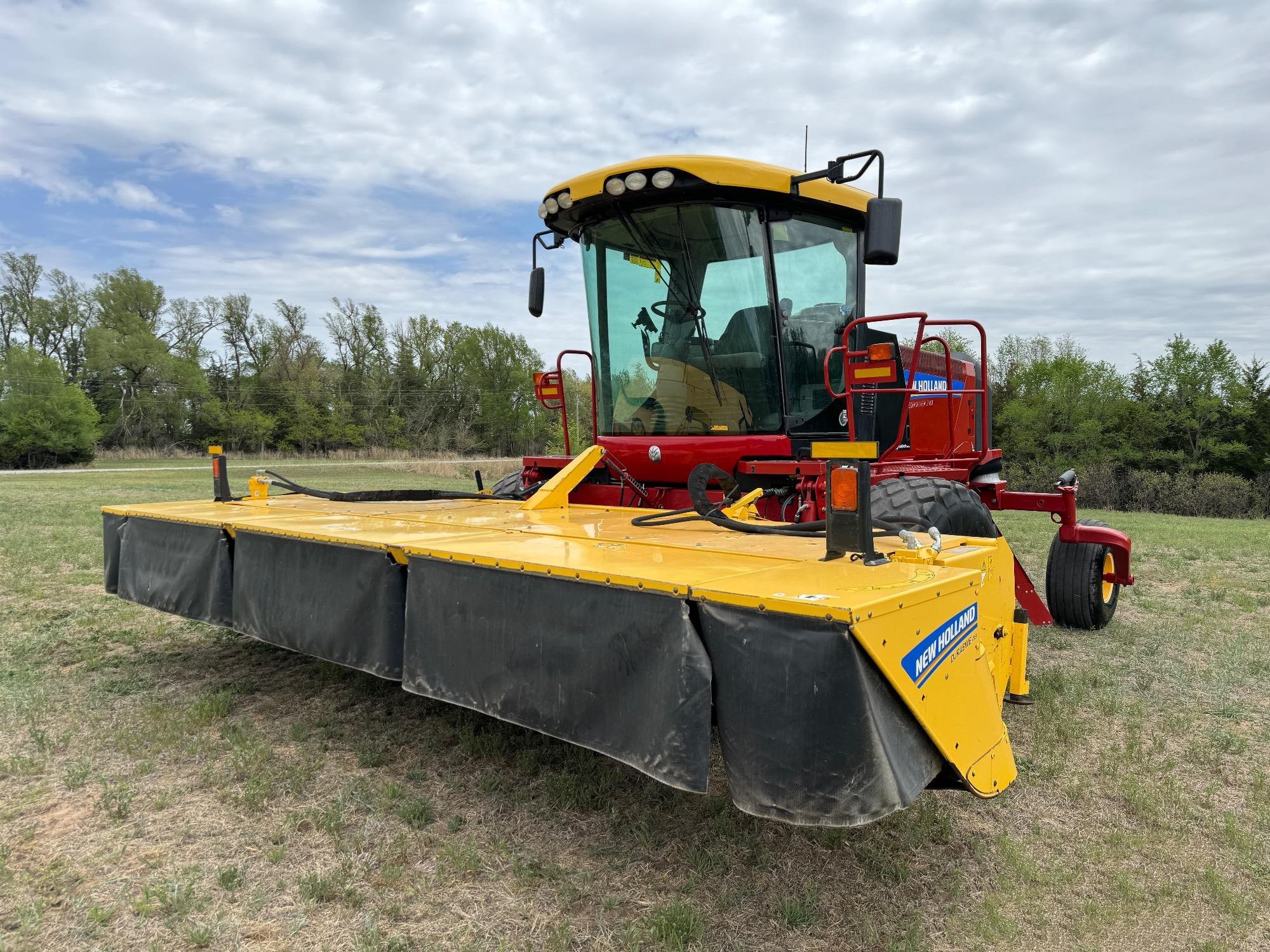 gallery 2014 New Holland Speedrower 240 Self-Propelled Windrower