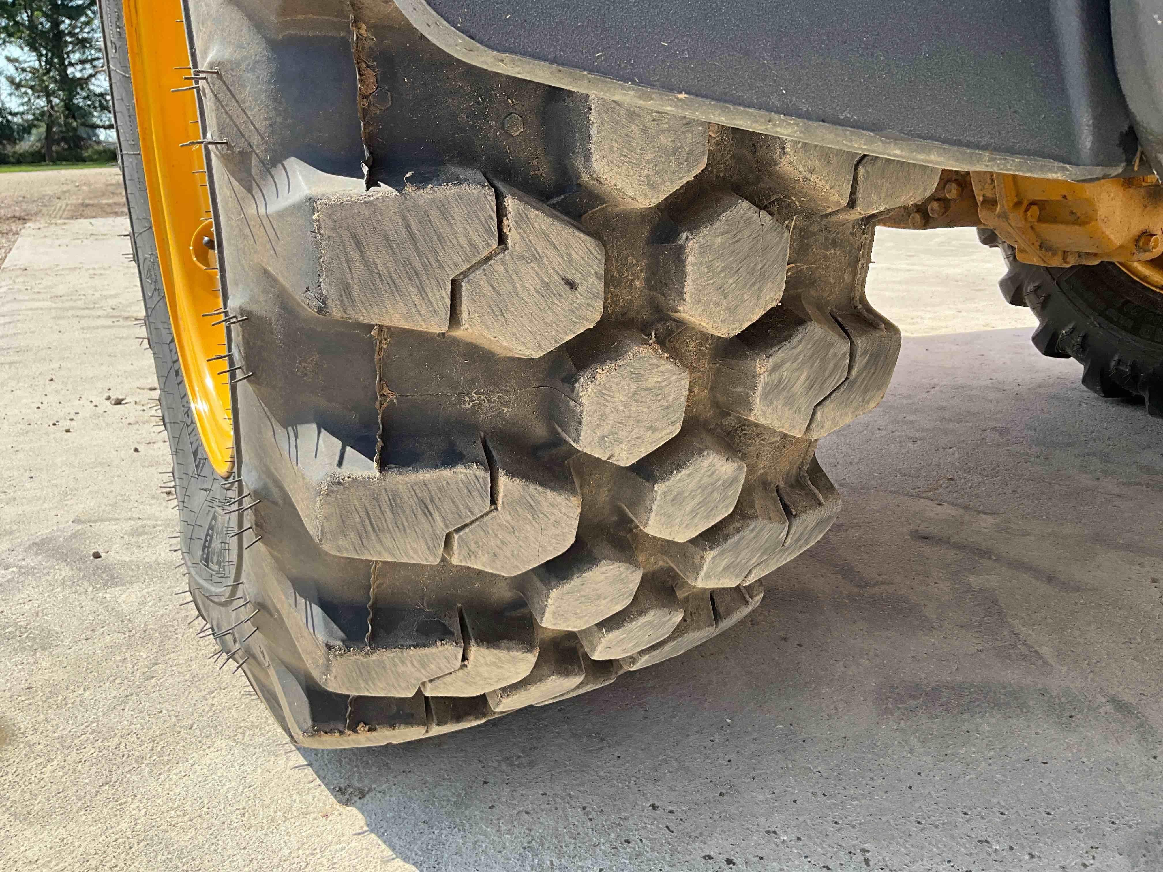 gallery 2021 John Deere 244L Wheel Loader