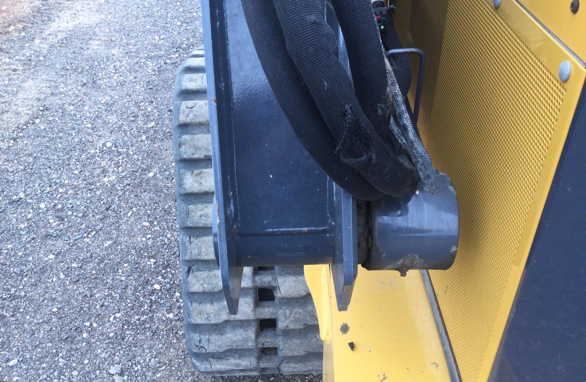 gallery 2018 John Deere 331G Skid Steer