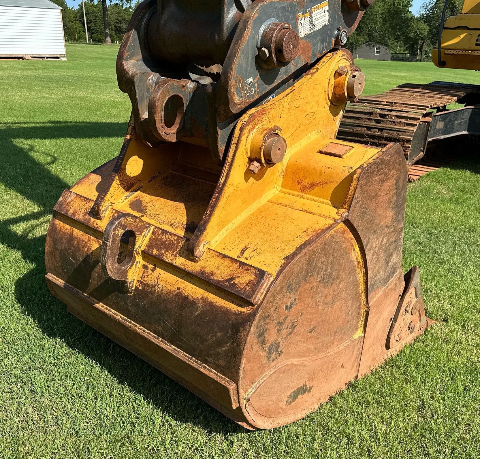 gallery 2014 John Deere 250G LC excavator