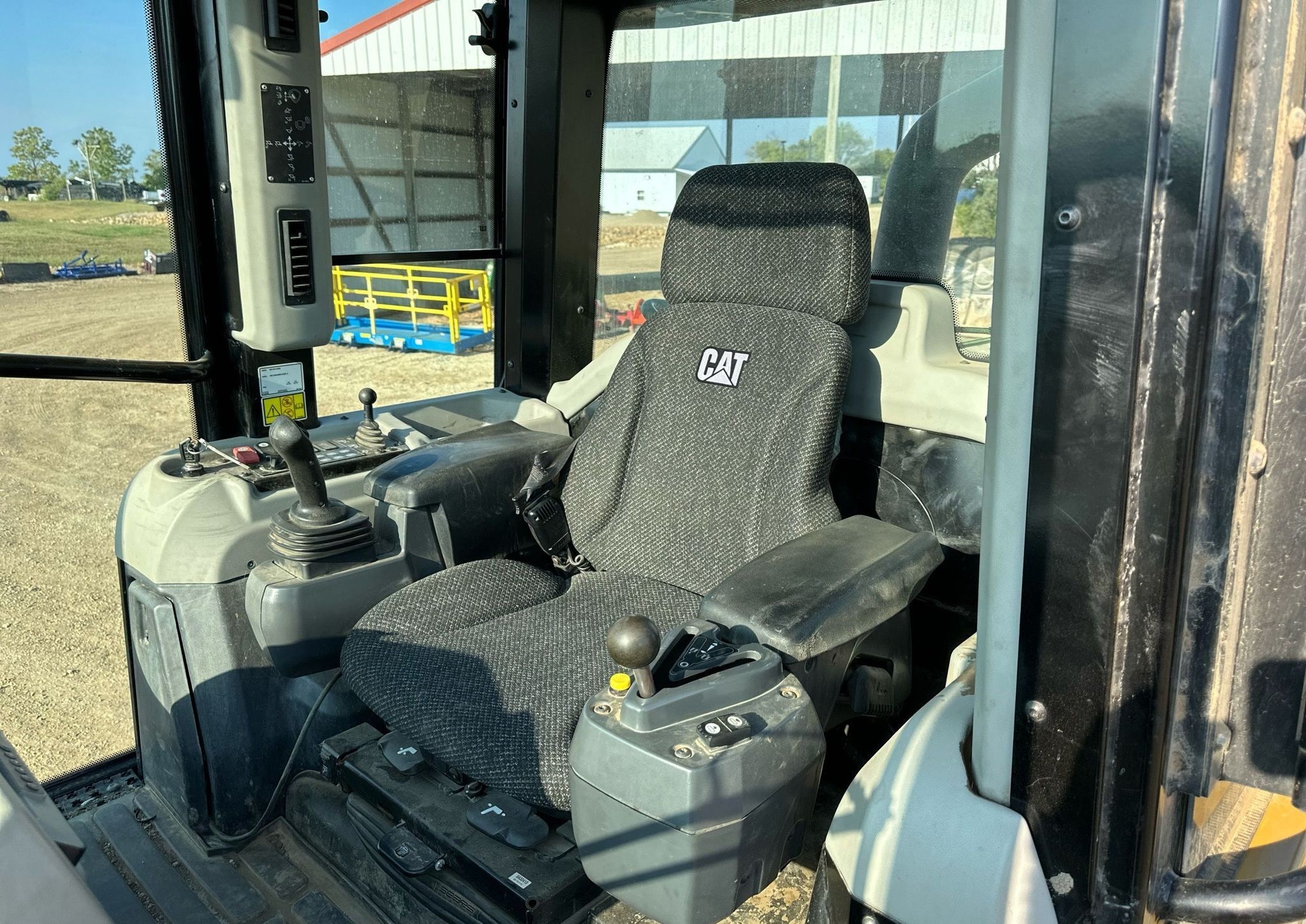 gallery 2018 Caterpillar 953K track loader