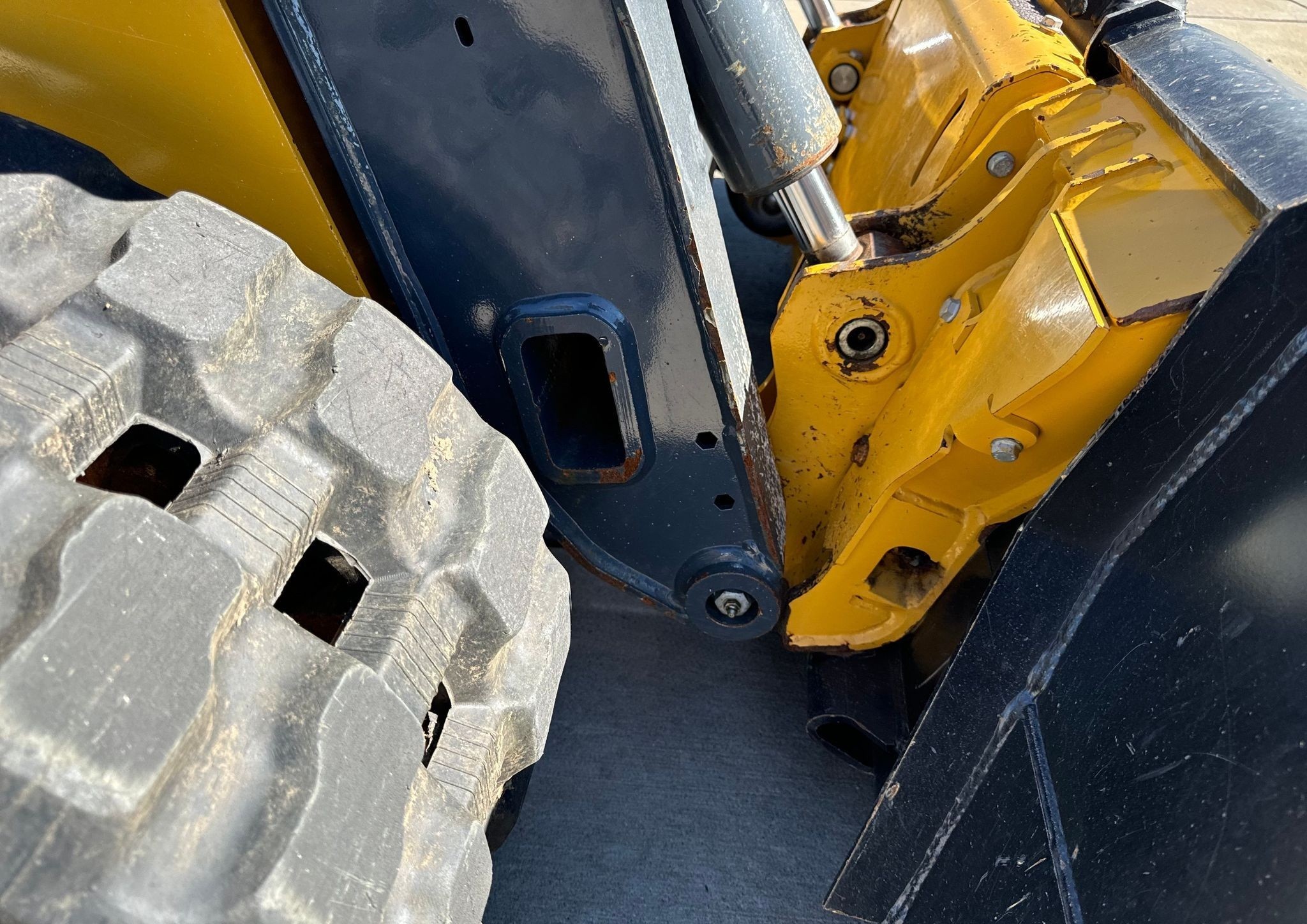 gallery 2023 John Deere 317G tracked skid steer loader