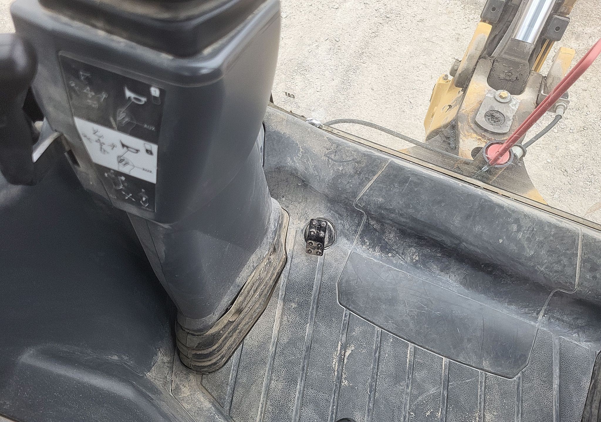 gallery 2018 Caterpillar 420F2 backhoe