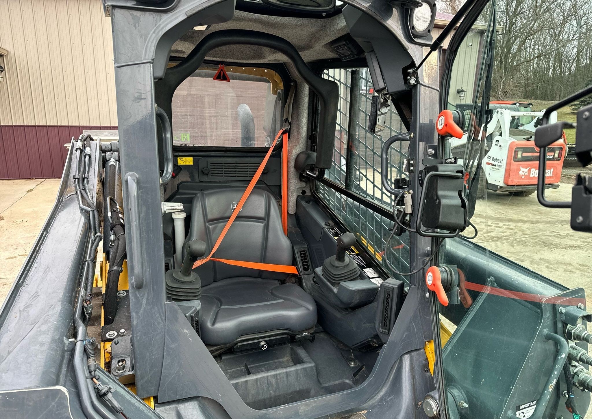 gallery 2021 John Deere 325g tracked skidsteer