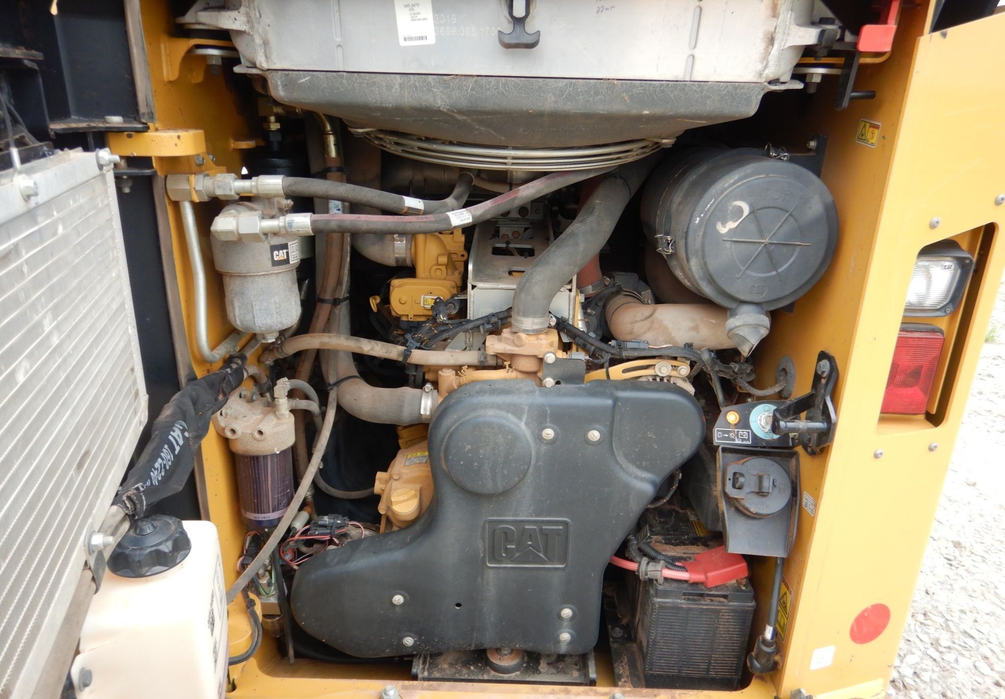 gallery 2018 Caterpillar 299D2 skid steer