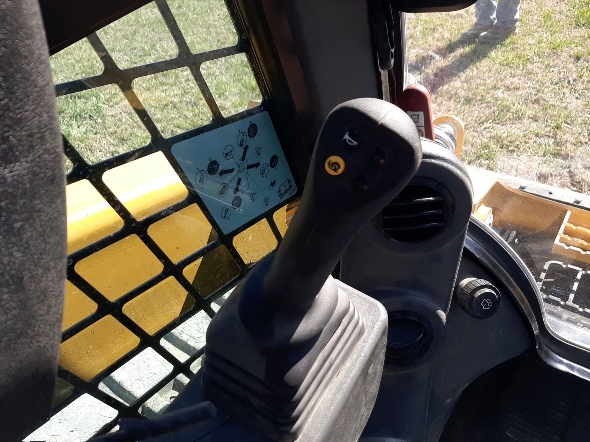 gallery 2023 Caterpillar 299D3 tracked skid steer loader