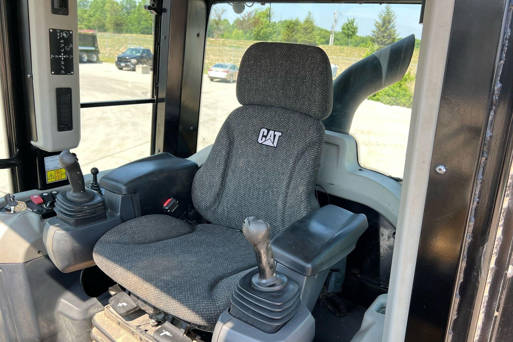 gallery 2016 Caterpillar 963K track loader