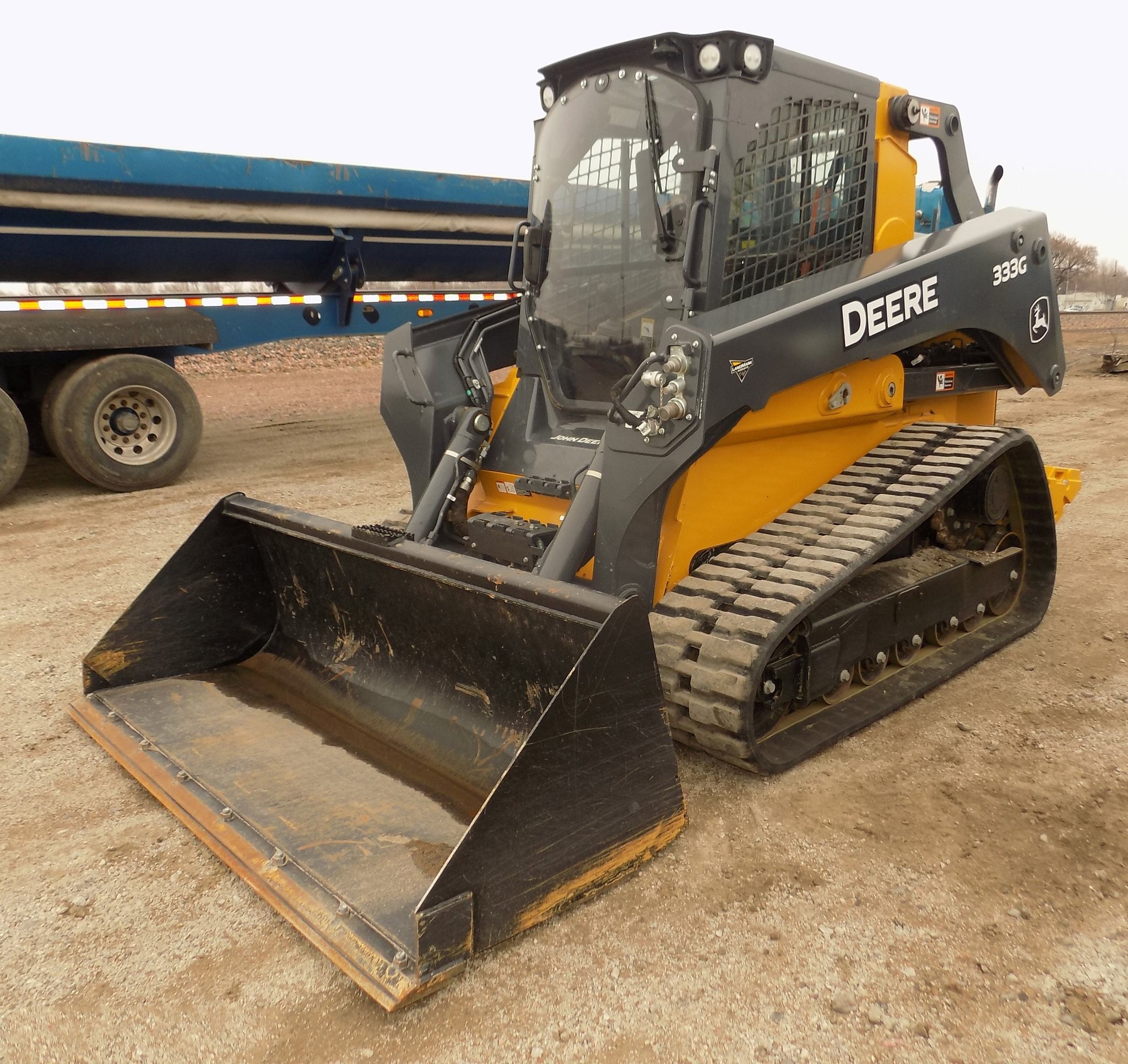 gallery 2019 John Deere 333G tracked skid steer loader1