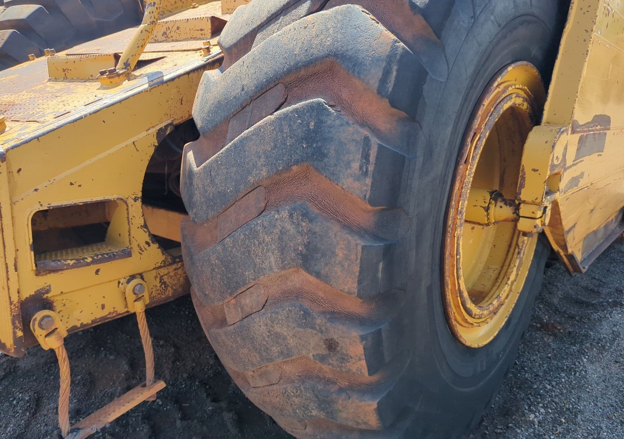 gallery 1995 Caterpillar 623F Elevating Scraper