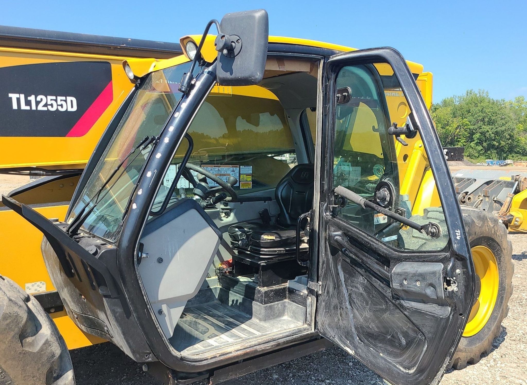 gallery 2018 Caterpillar TL1255D telehandler