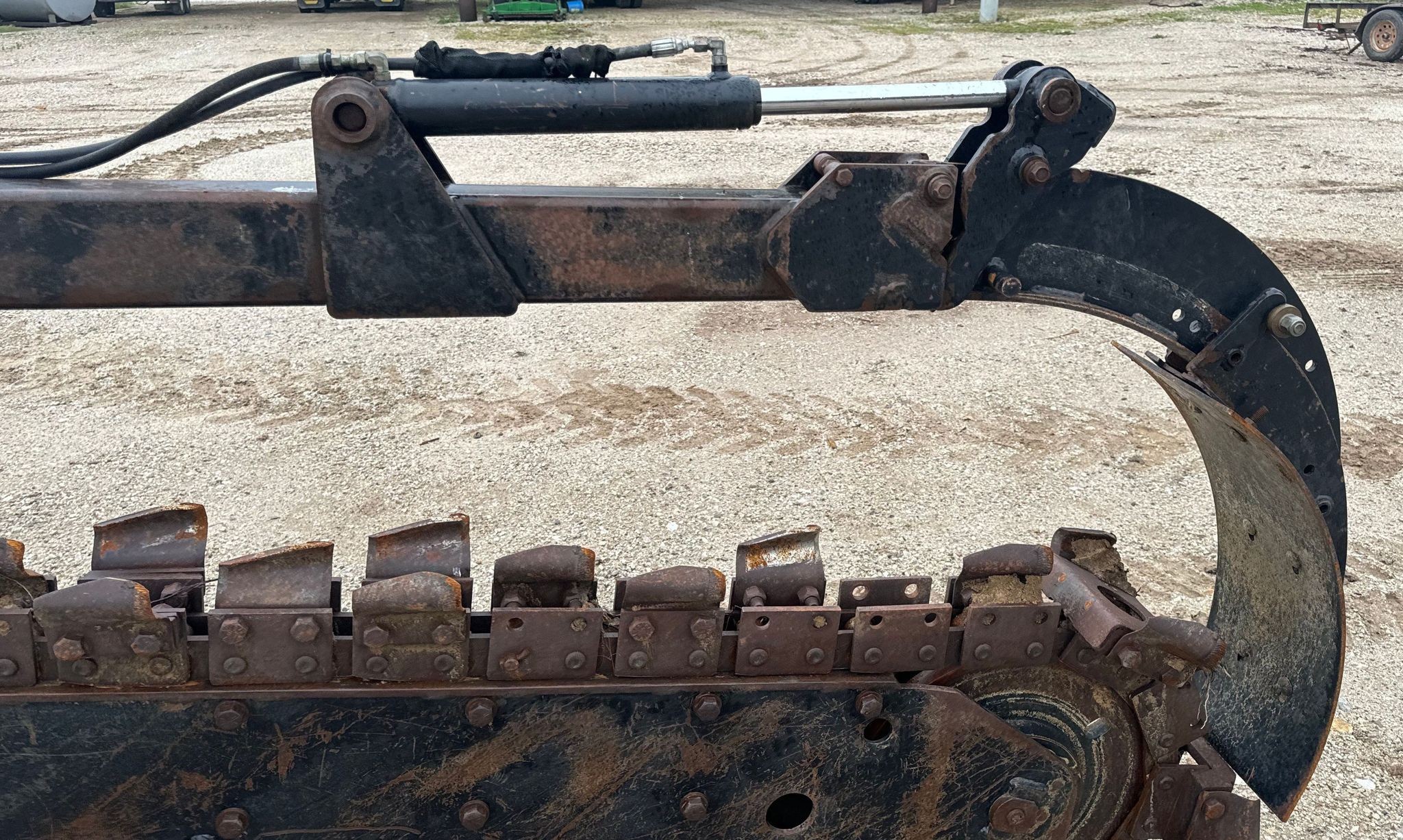 gallery 2013 Ditch Witch RT120 Quad trencher