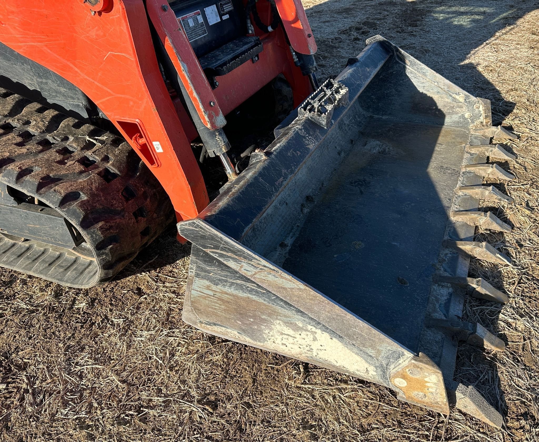 gallery 2019 Kubota SVL95-2S tracked skid steer loader