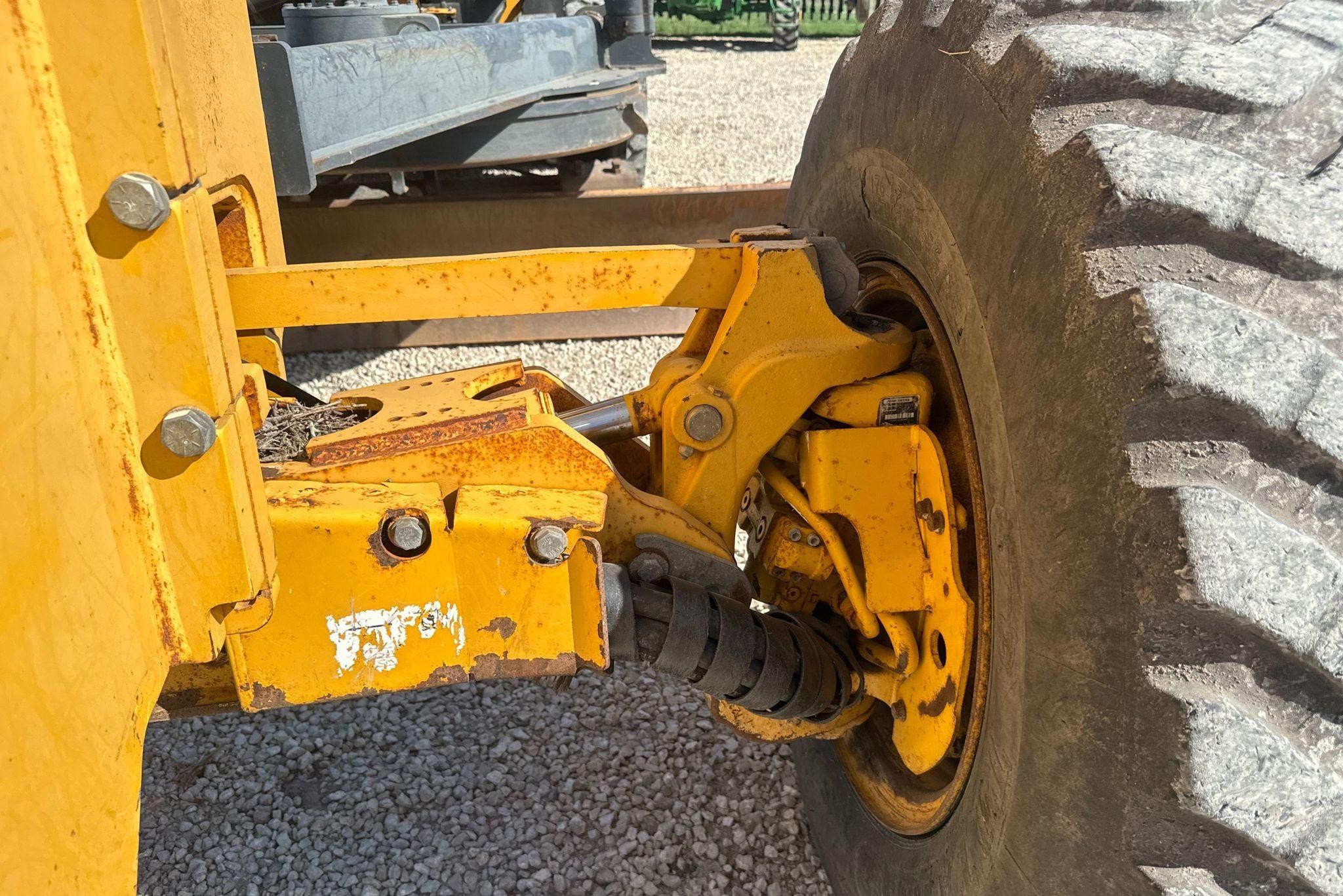 gallery 2013 John Deere 772G motor grader