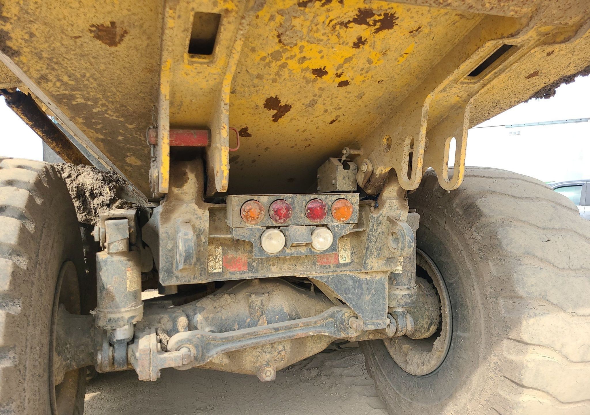 gallery 2013 Komatsu HM400-3 haul truck