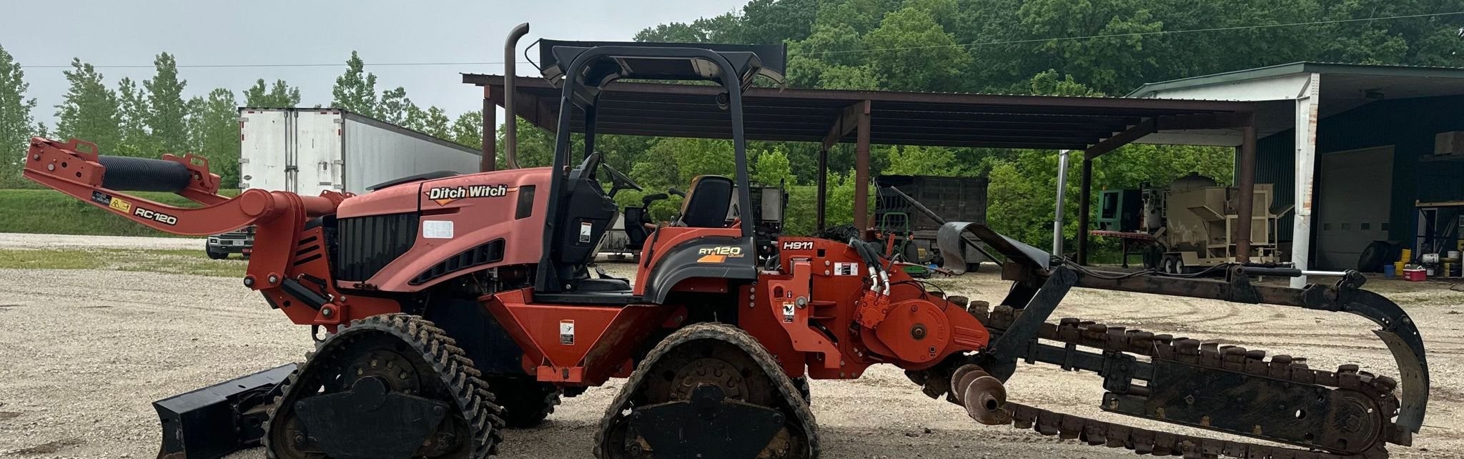 gallery 2013 Ditch Witch RT120 Quad trencher