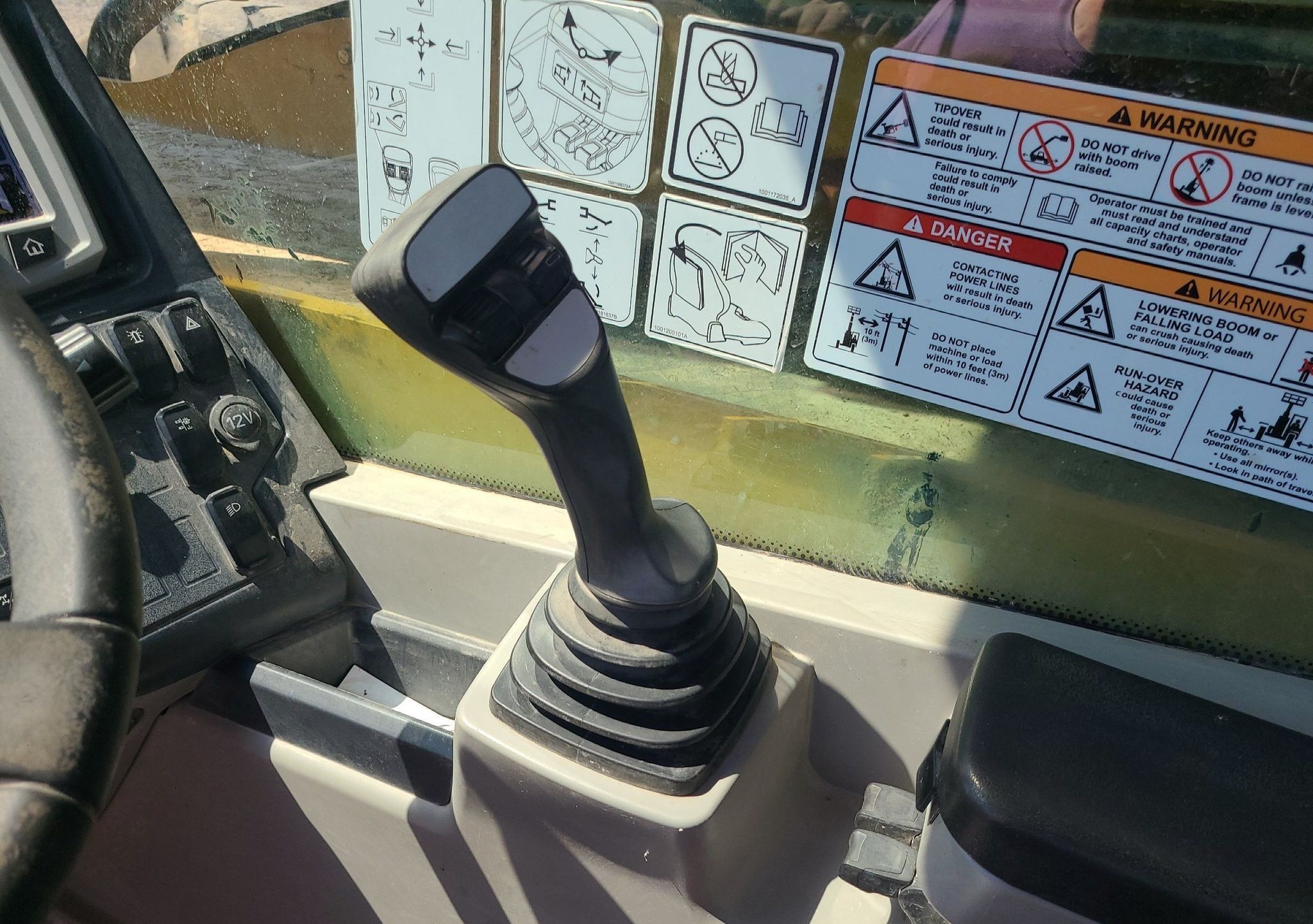gallery 2018 Caterpillar TL1255D telehandler