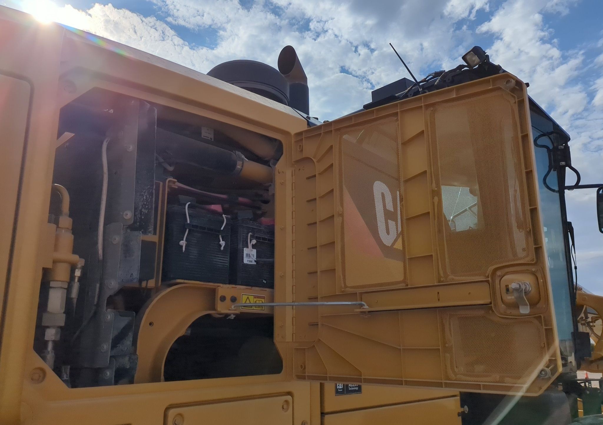 gallery 2013 Caterpillar 12M2 VHP Plus motor grader