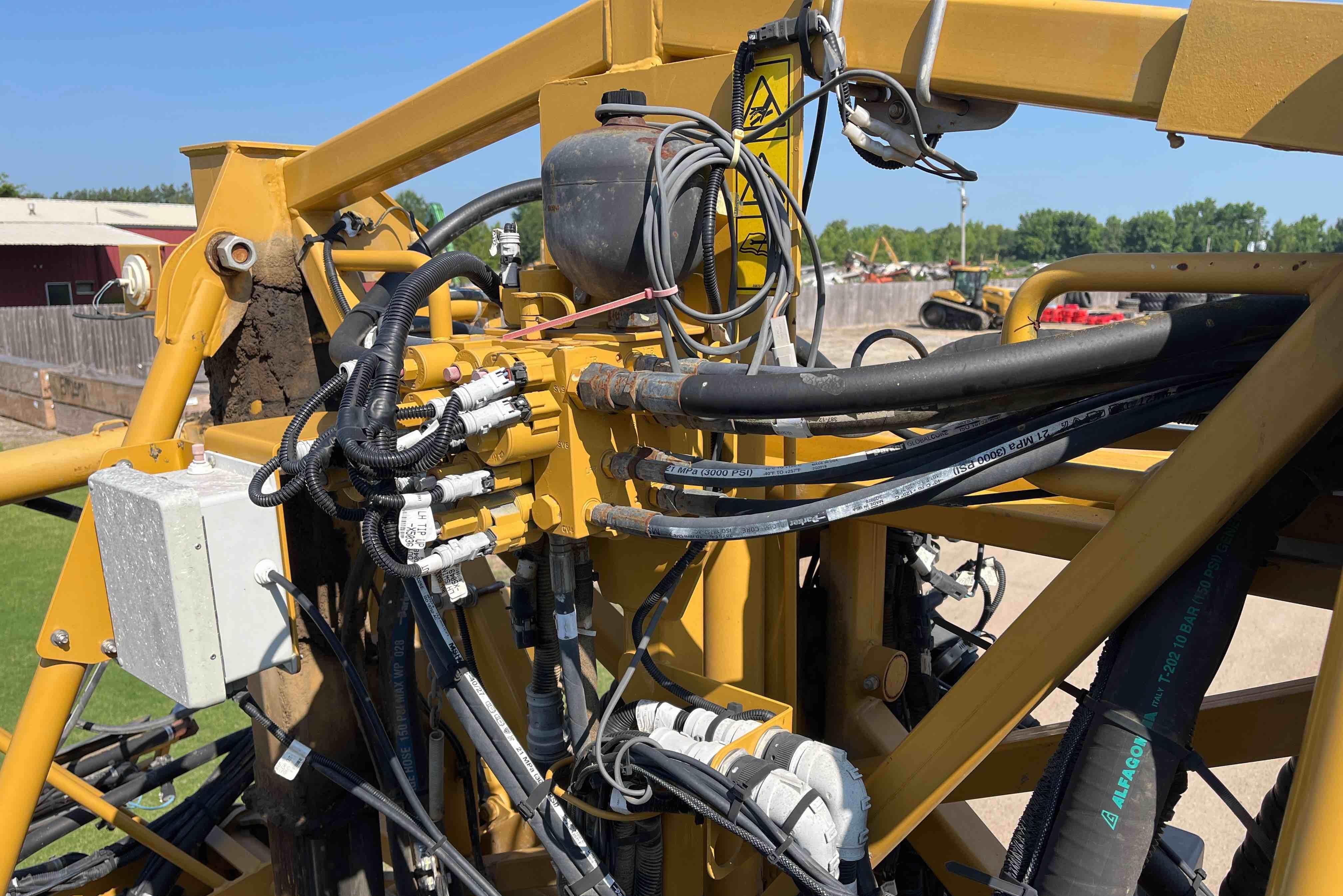 gallery 2019 RoGator RG1300C Self-Propelled Sprayer