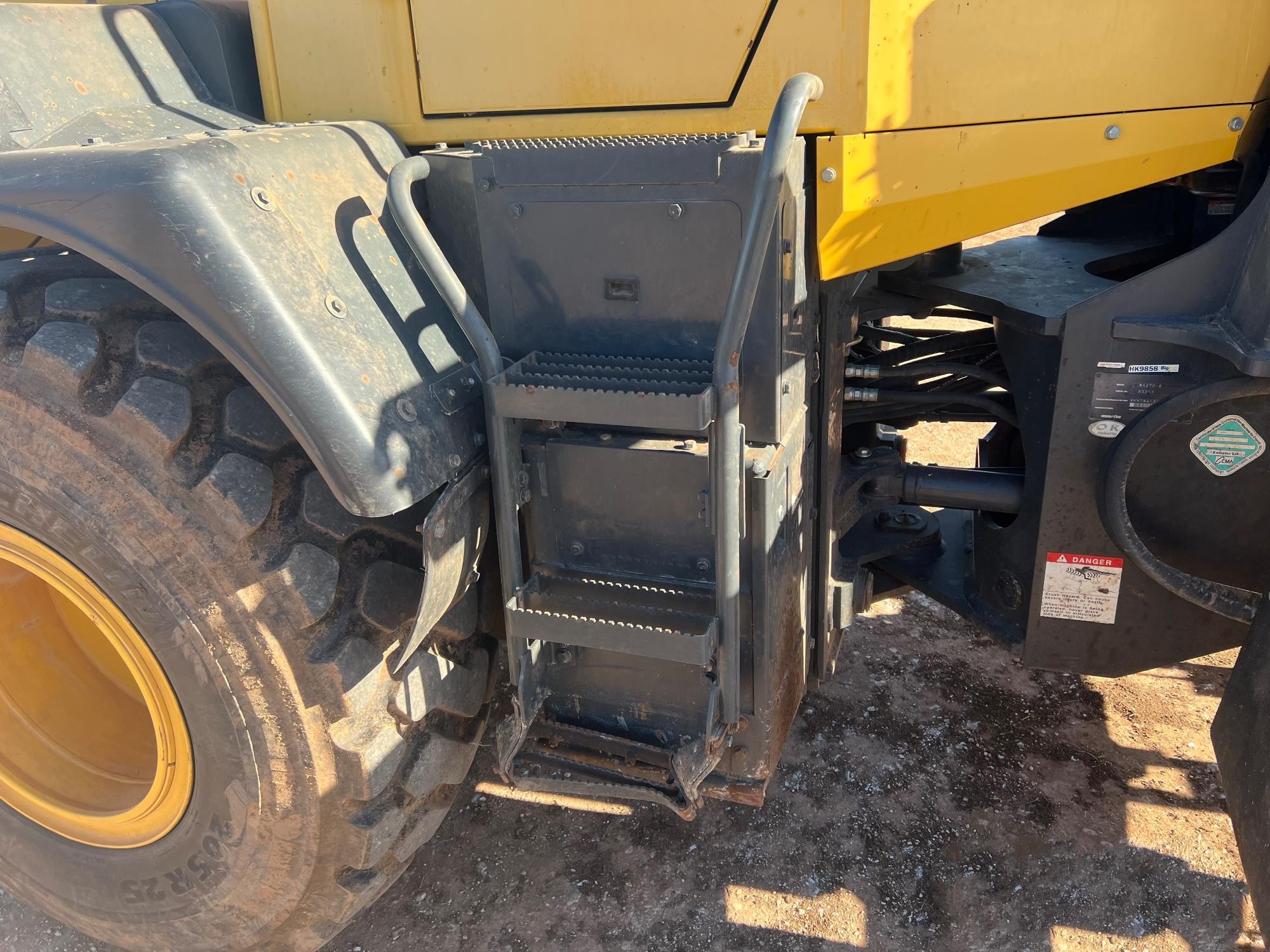 gallery 2016 Komatsu WA270-8 Wheel Loader WAttachments