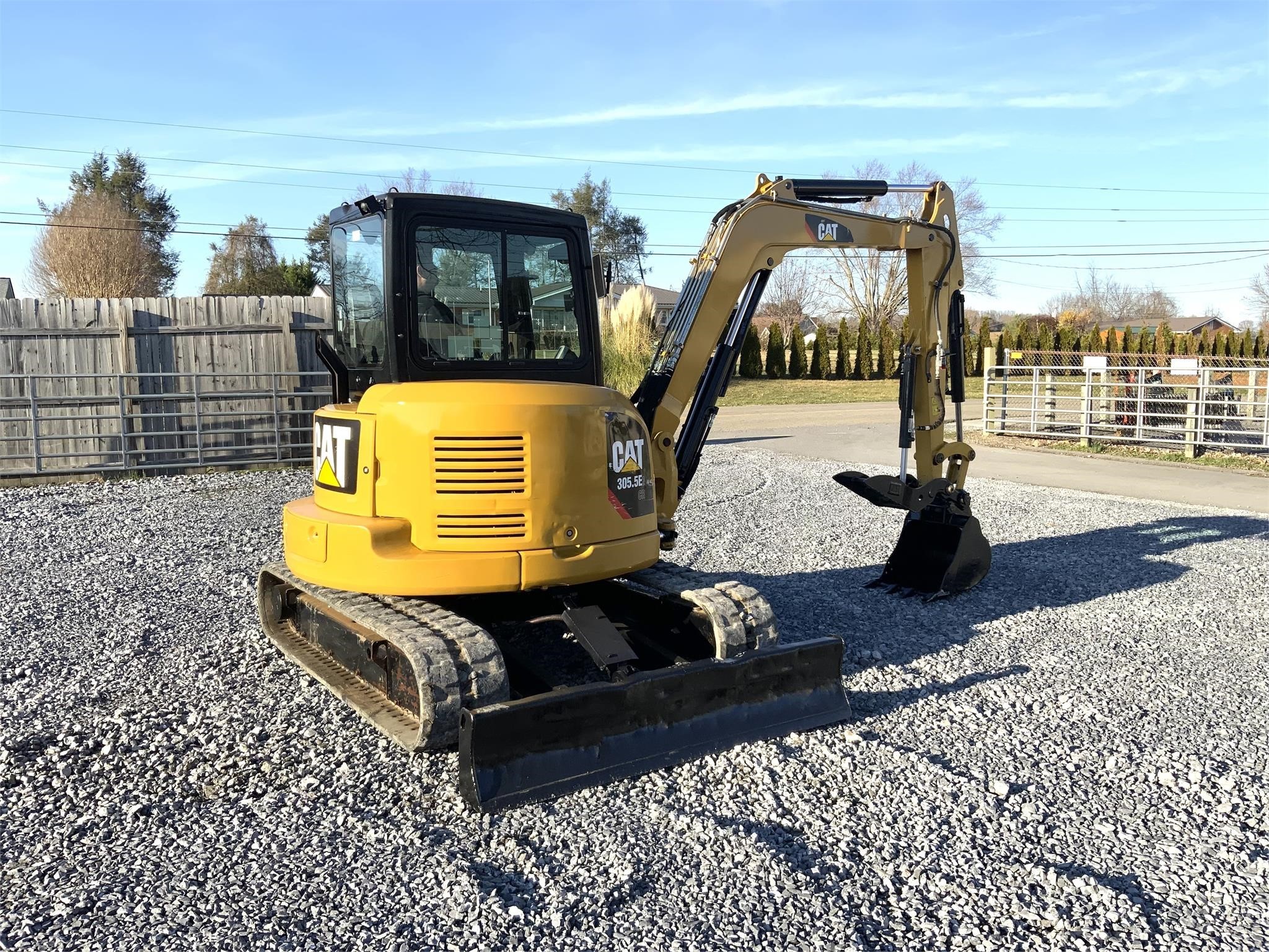 gallery 2017 CATERPILLAR 305.5E2 CR