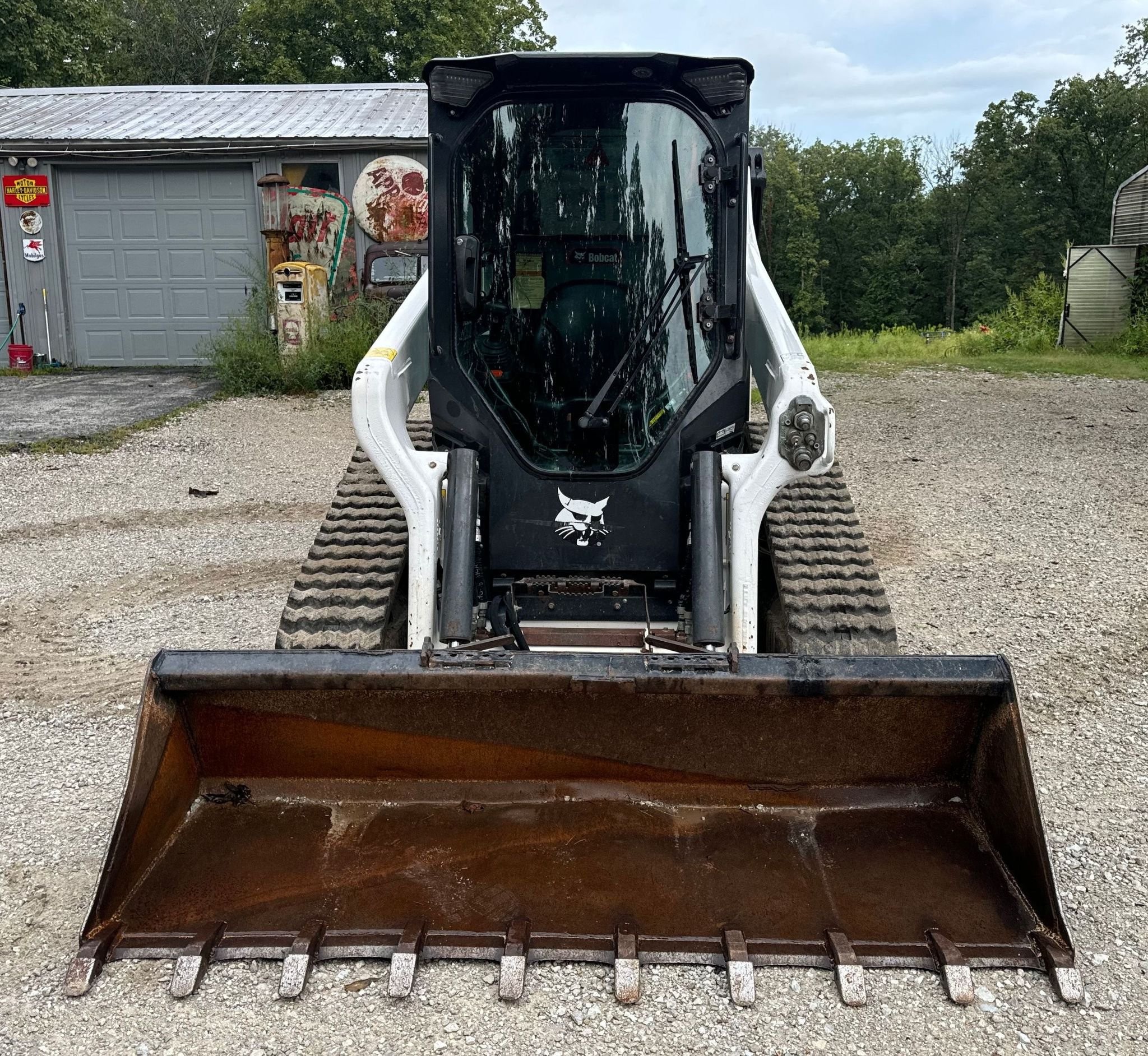 gallery 2022 Bobcat T76 R-Series tracked skid steer loader