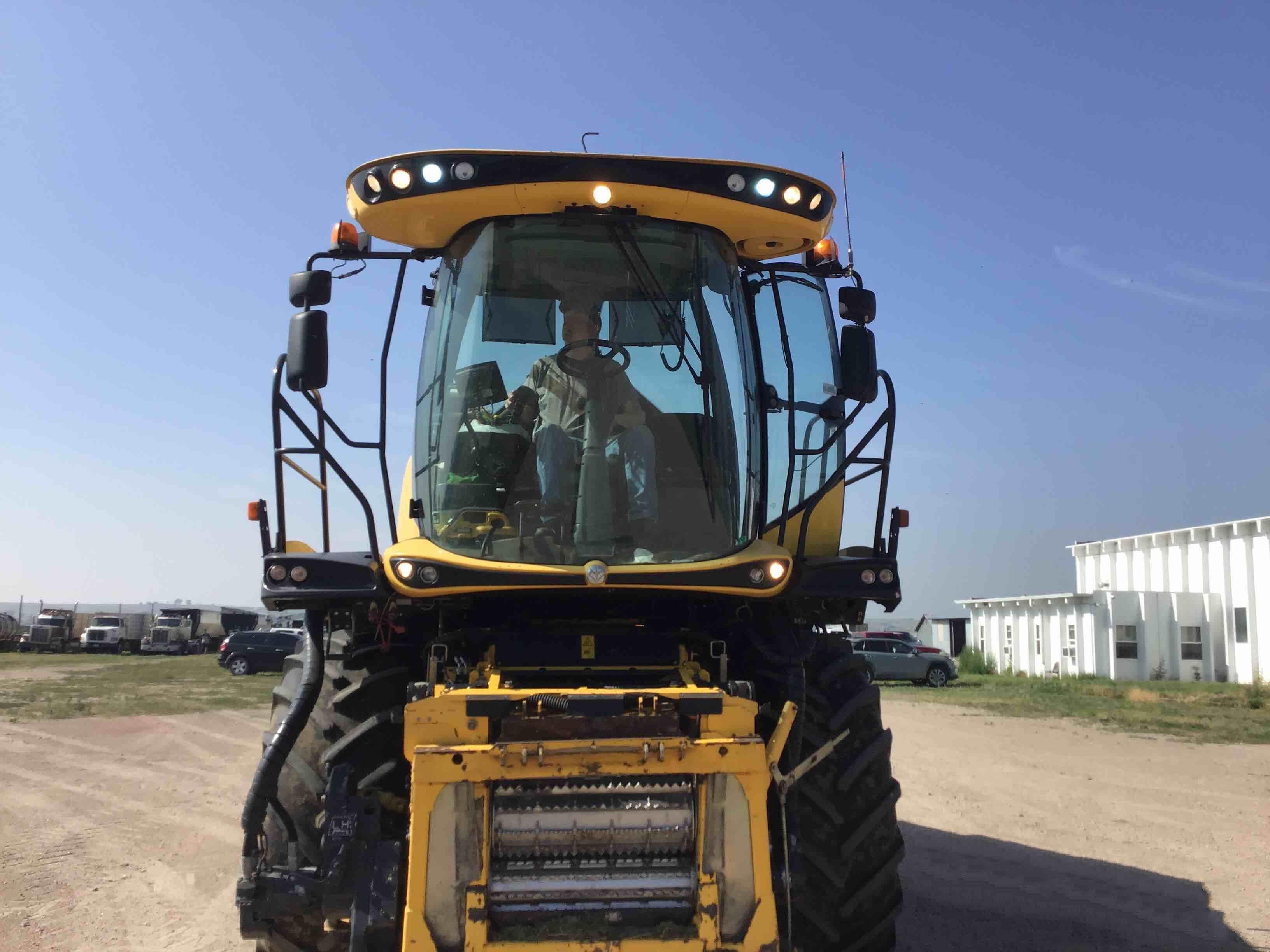 gallery 2016 New Holland FR850 Self-Propelled Forage Harvester