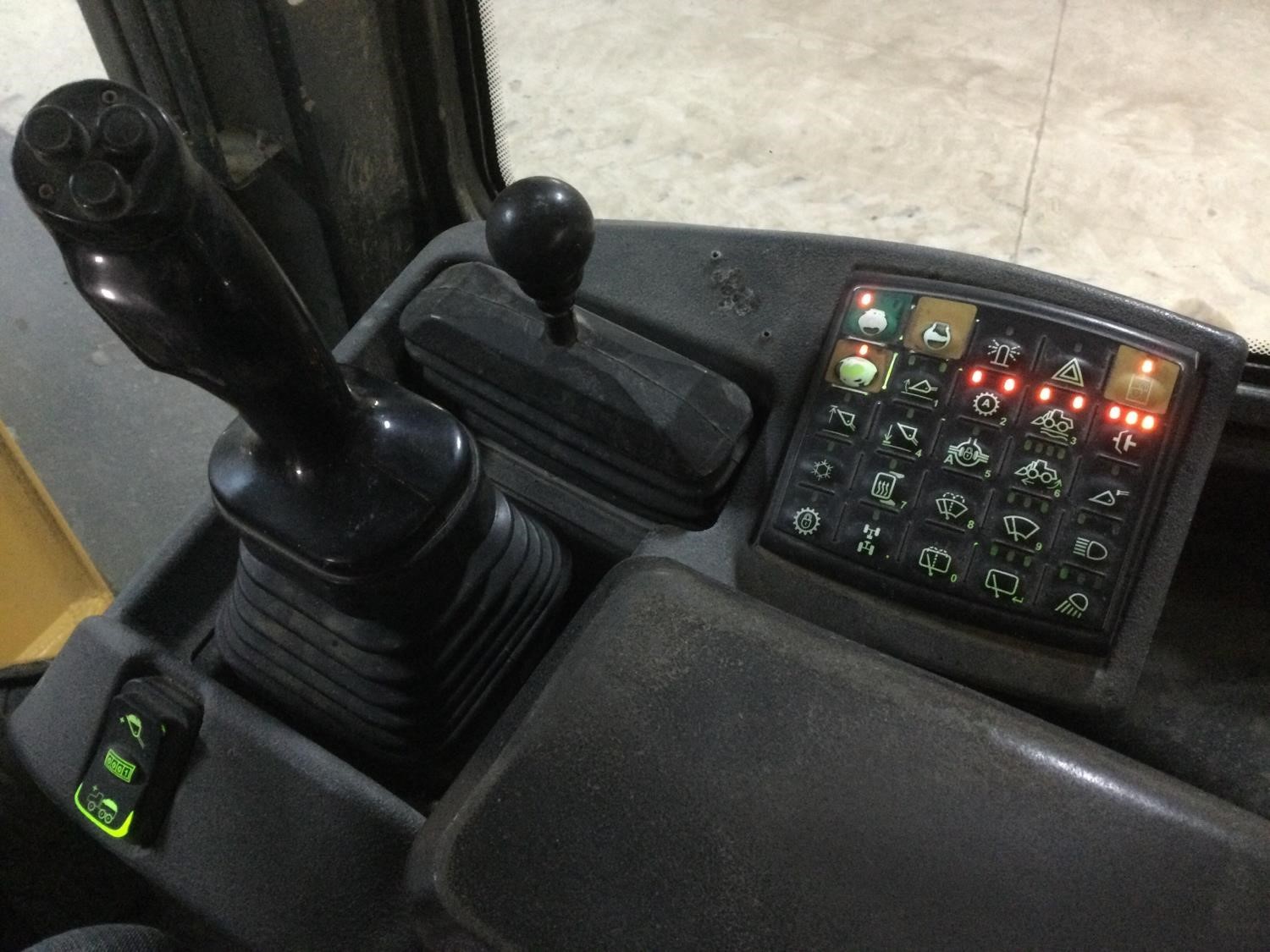gallery 2009 John Deere 524K High Lift Wheel Loader
