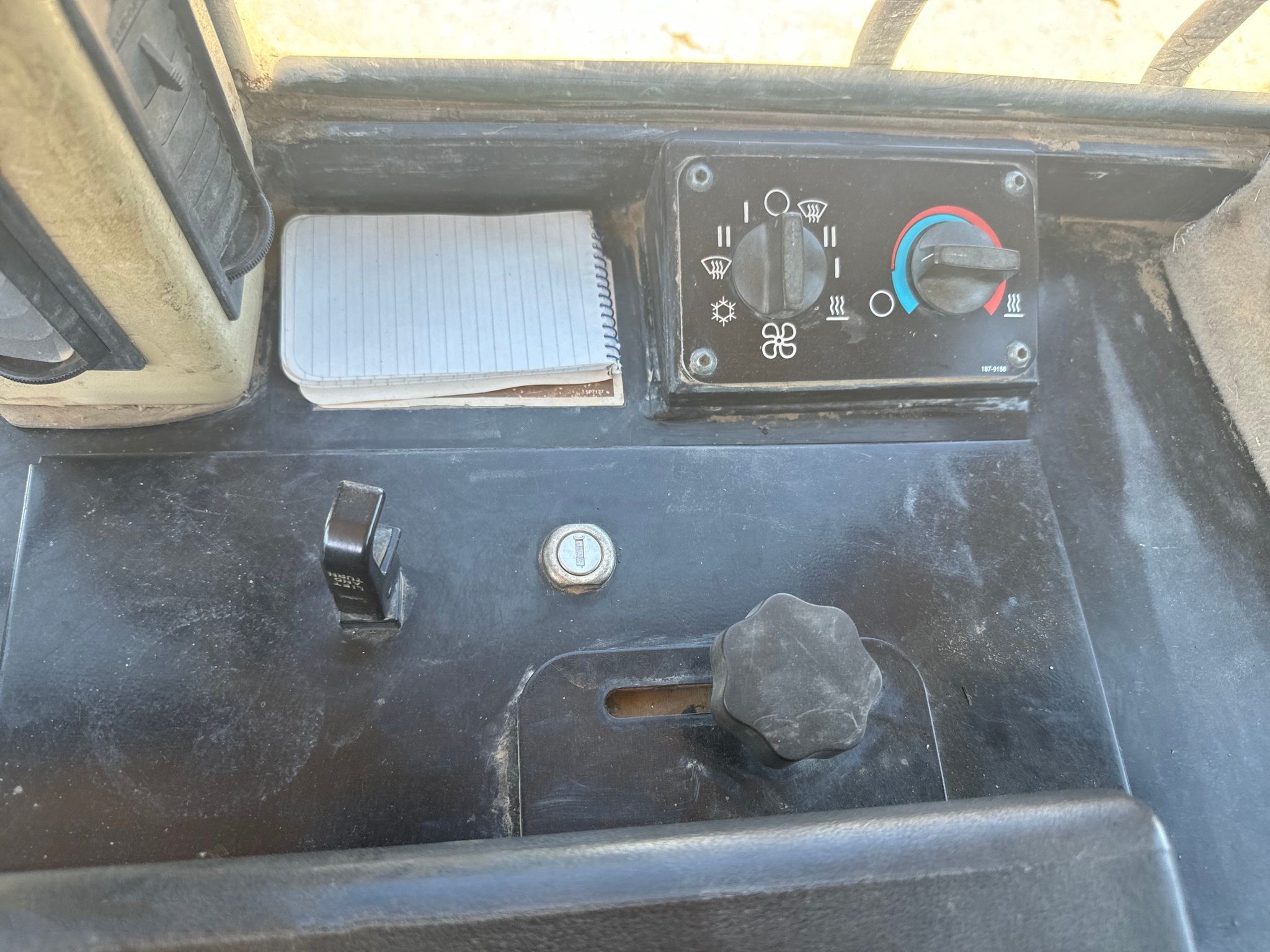 gallery 2002 Caterpillar 953C track loader