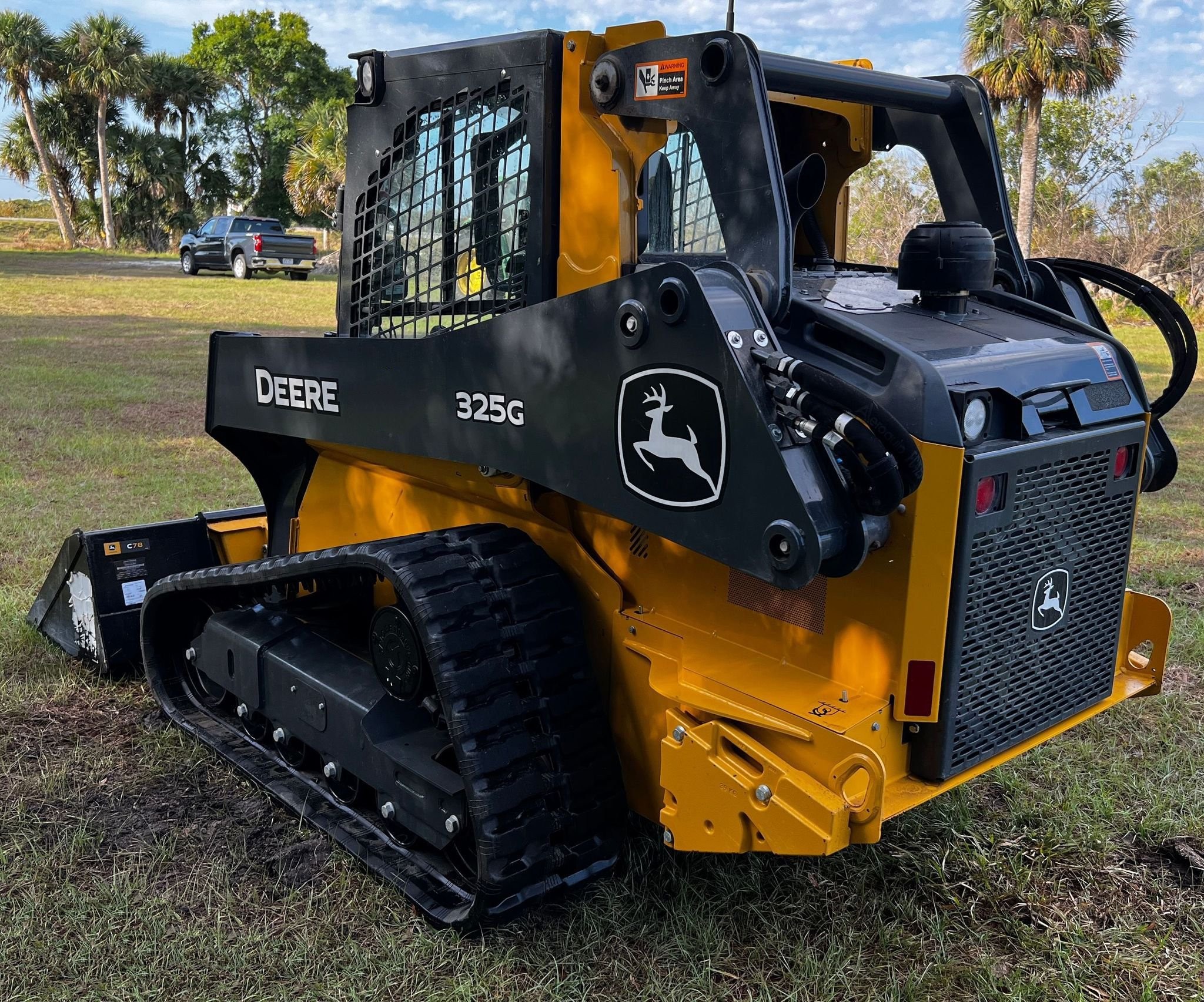 gallery 2022 John Deere 325G tracked skid steer