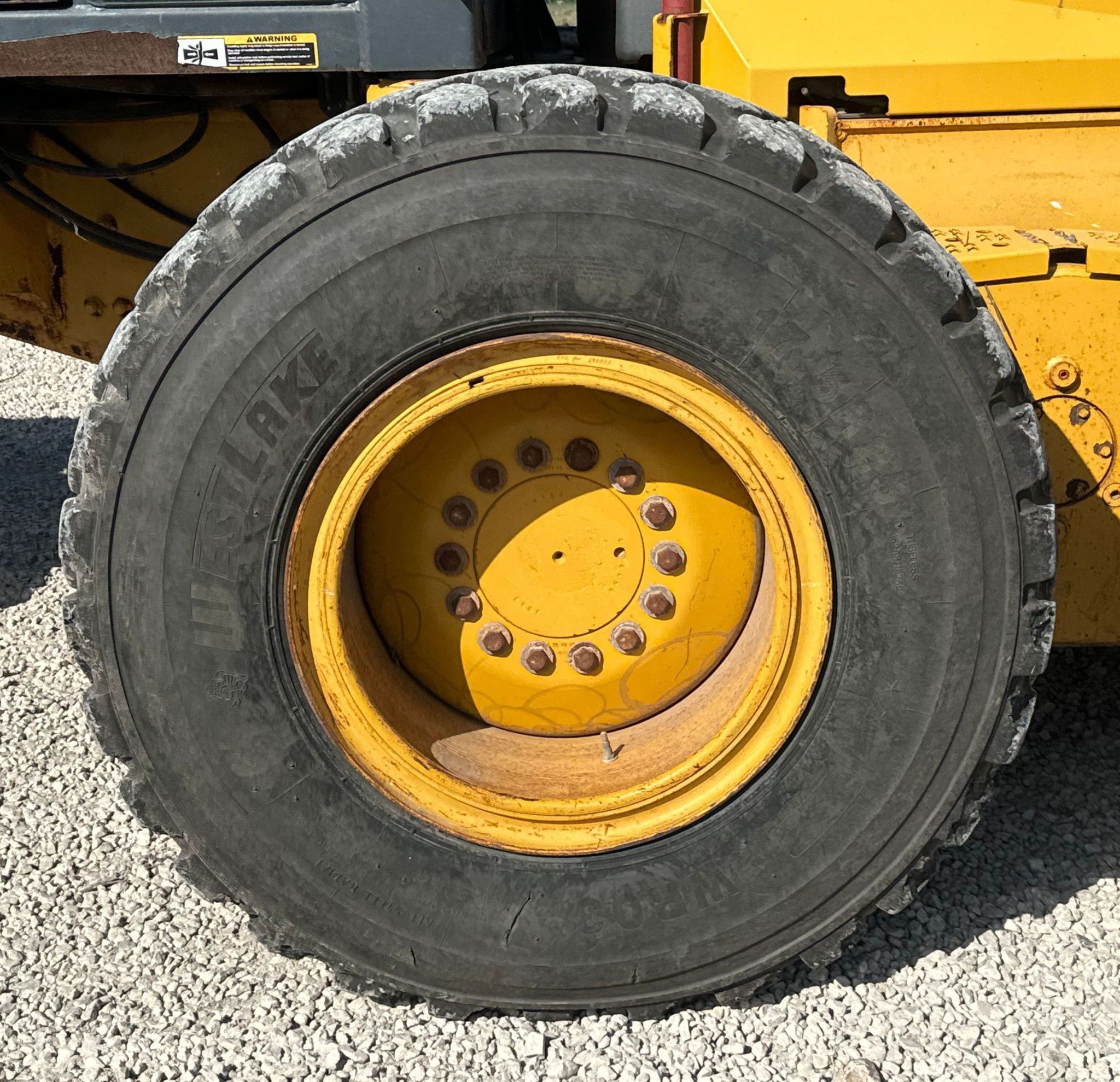 gallery 2013 John Deere 772G motor grader