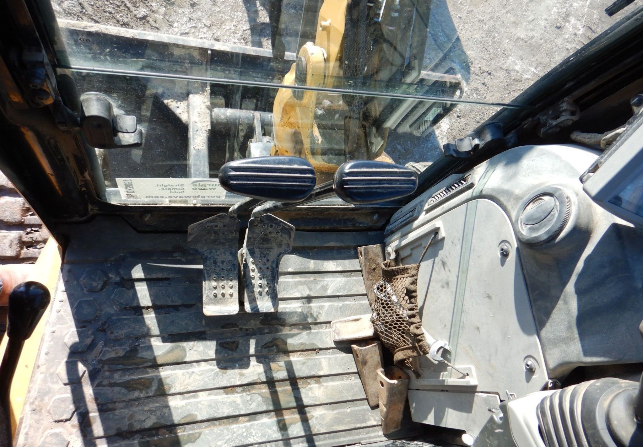 gallery 2016 Caterpillar 304E2 CR mini excavator