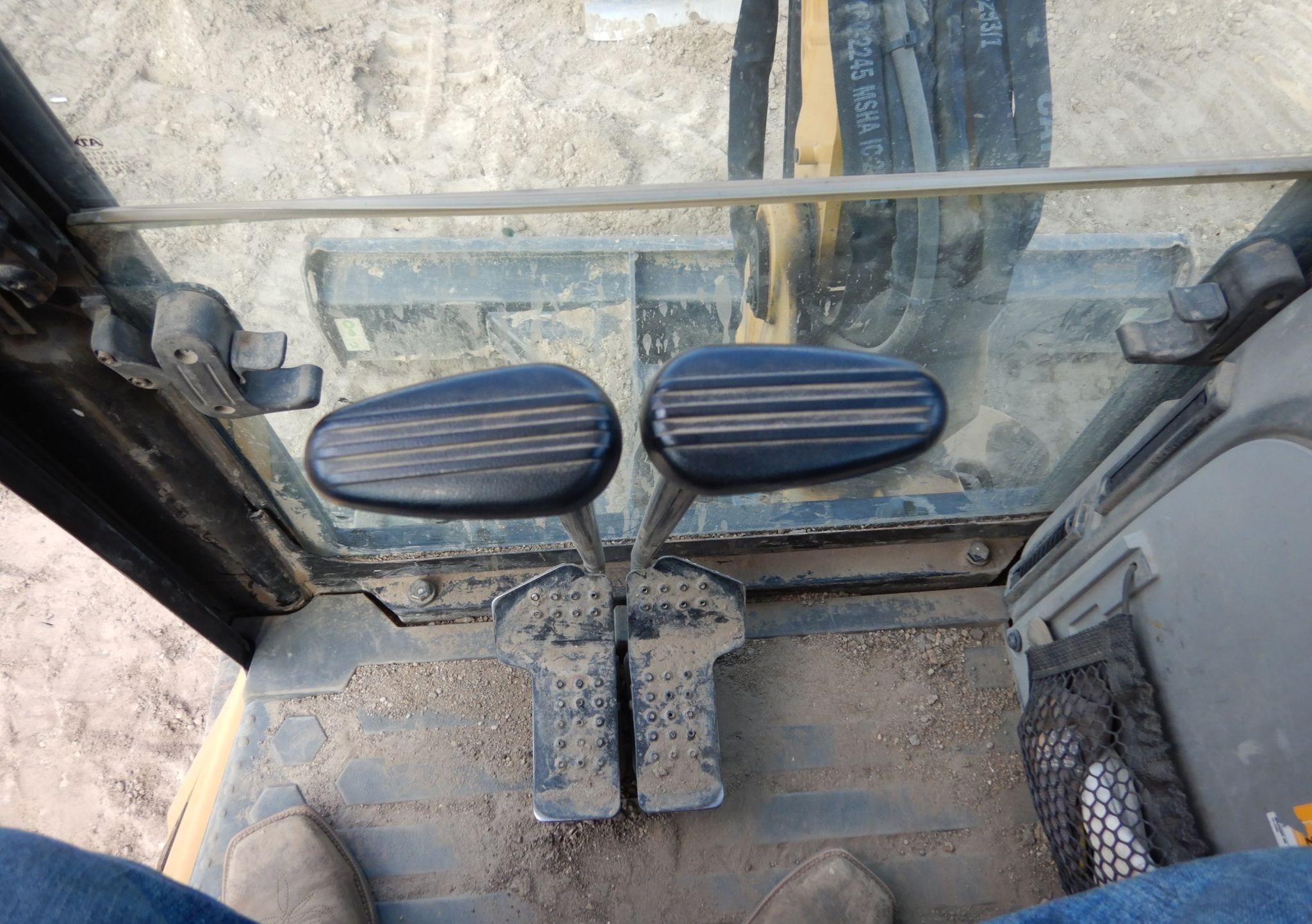 gallery 2017 Caterpillar 303.5 E2 mini excavator