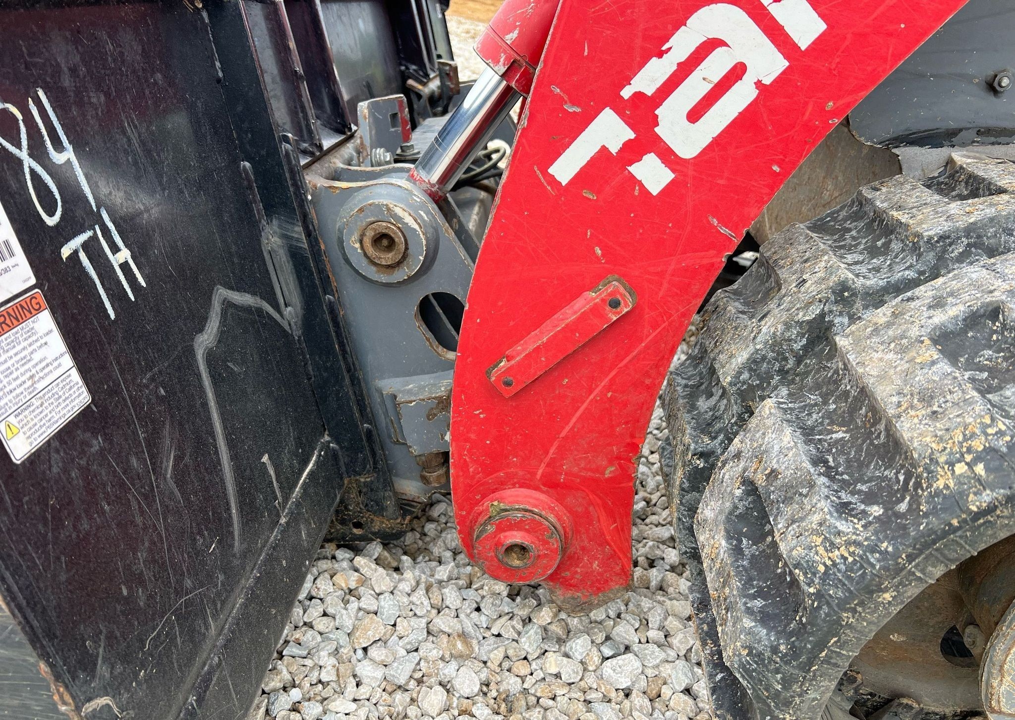 gallery 2020 Takeuchi TL12R2 tracked skid steer loader