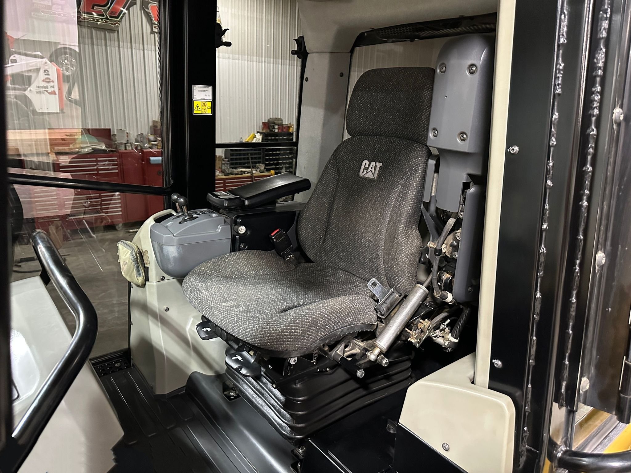 gallery 2016 Caterpillar 953D track loader