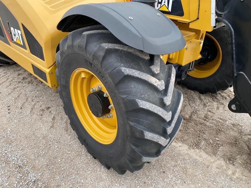 gallery 2019 Caterpillar TH408D 4x4x4 Ag Handler
