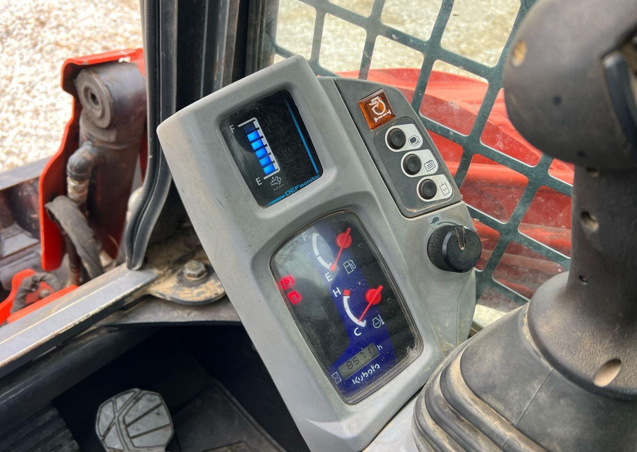 gallery 2019 Kubota SVL95-2S tracked skid steer loader