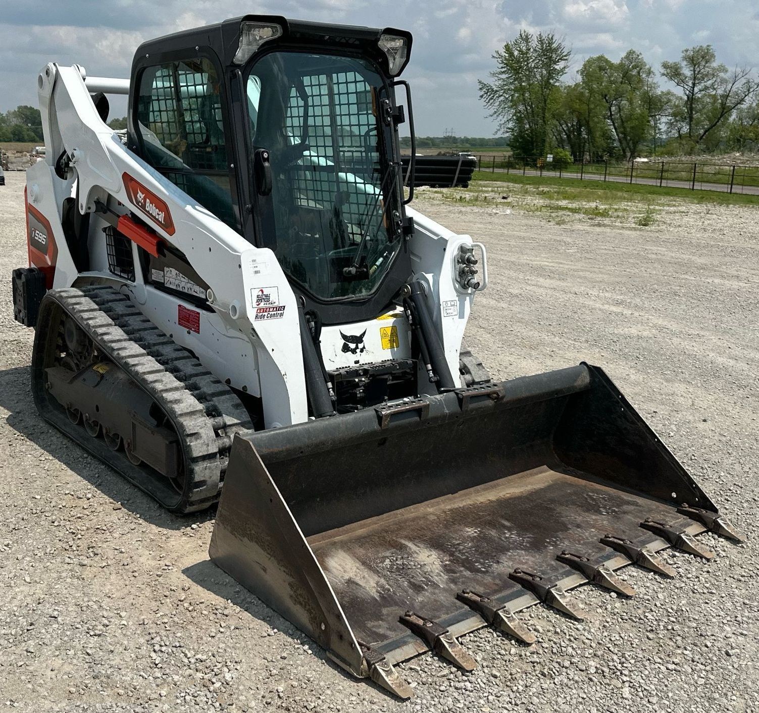 gallery 2021 Bobcat T595 tracked skid steer loader