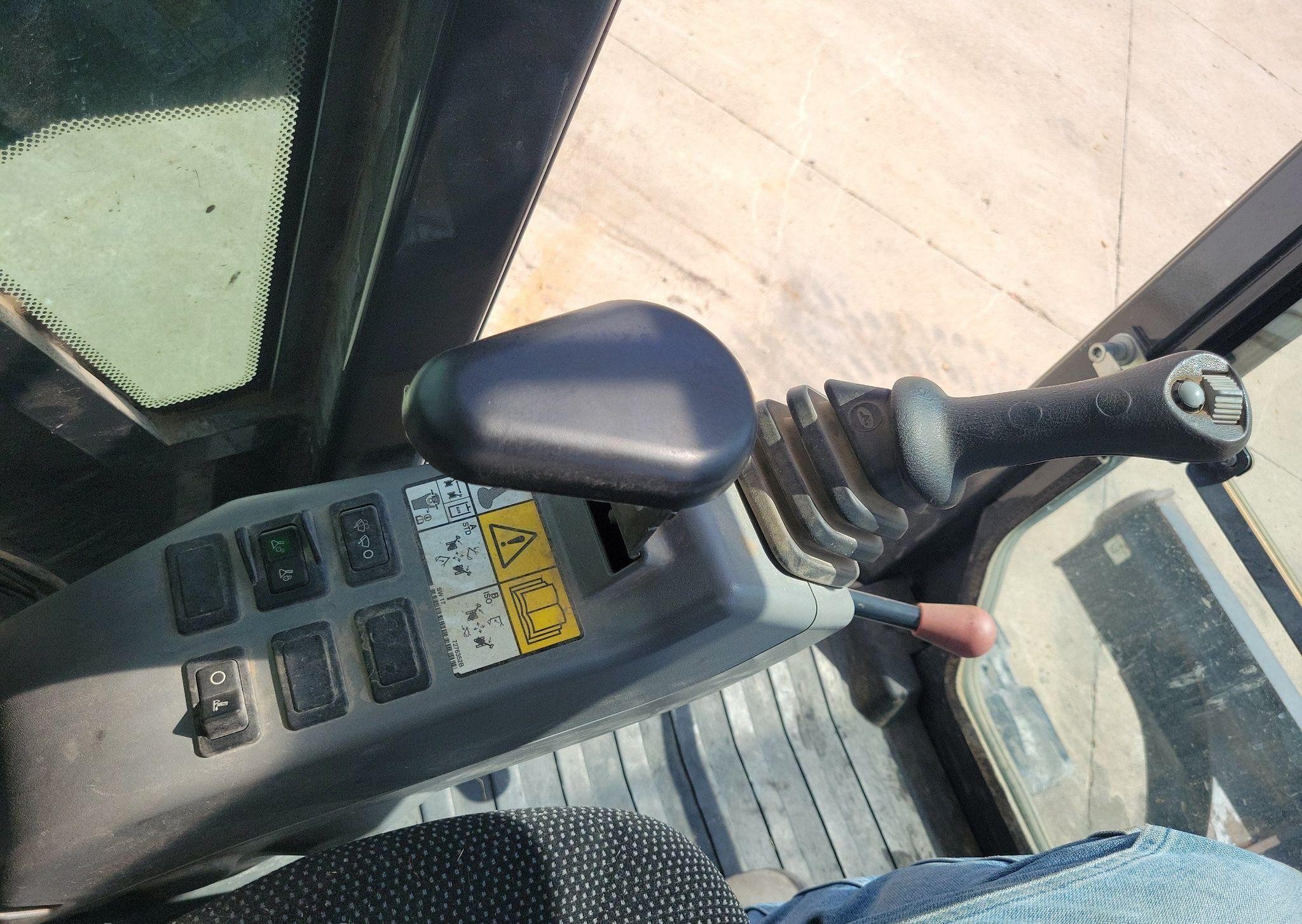 gallery 2018 Bobcat E85 Mini Excavator
