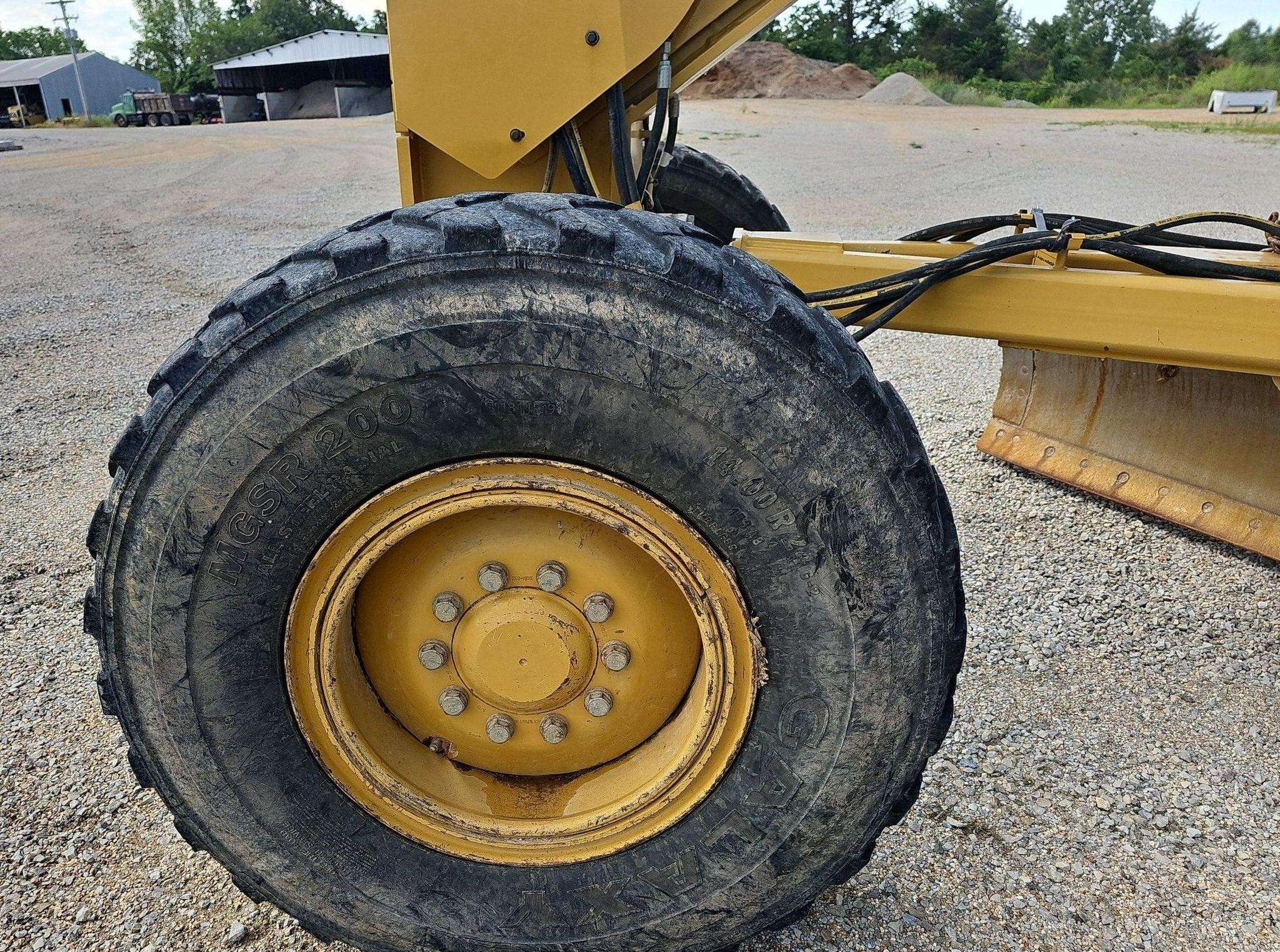 gallery 2013 Caterpillar 12M2 VHP Plus motor grader