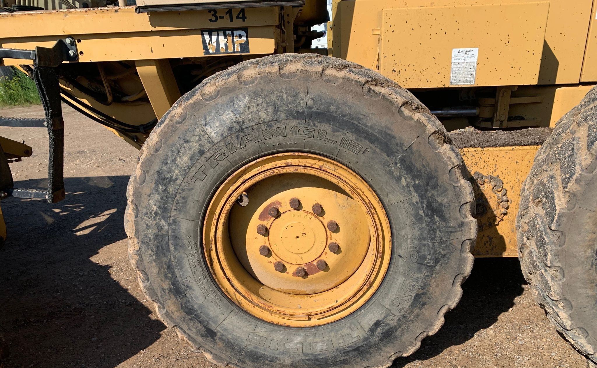 gallery 2001 Caterpillar 140H motor grader